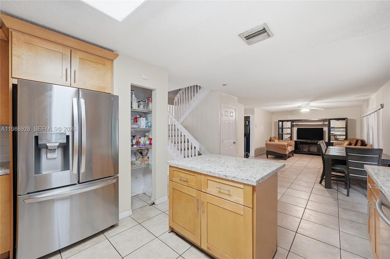 LAKESIDE SOUTH - Residential