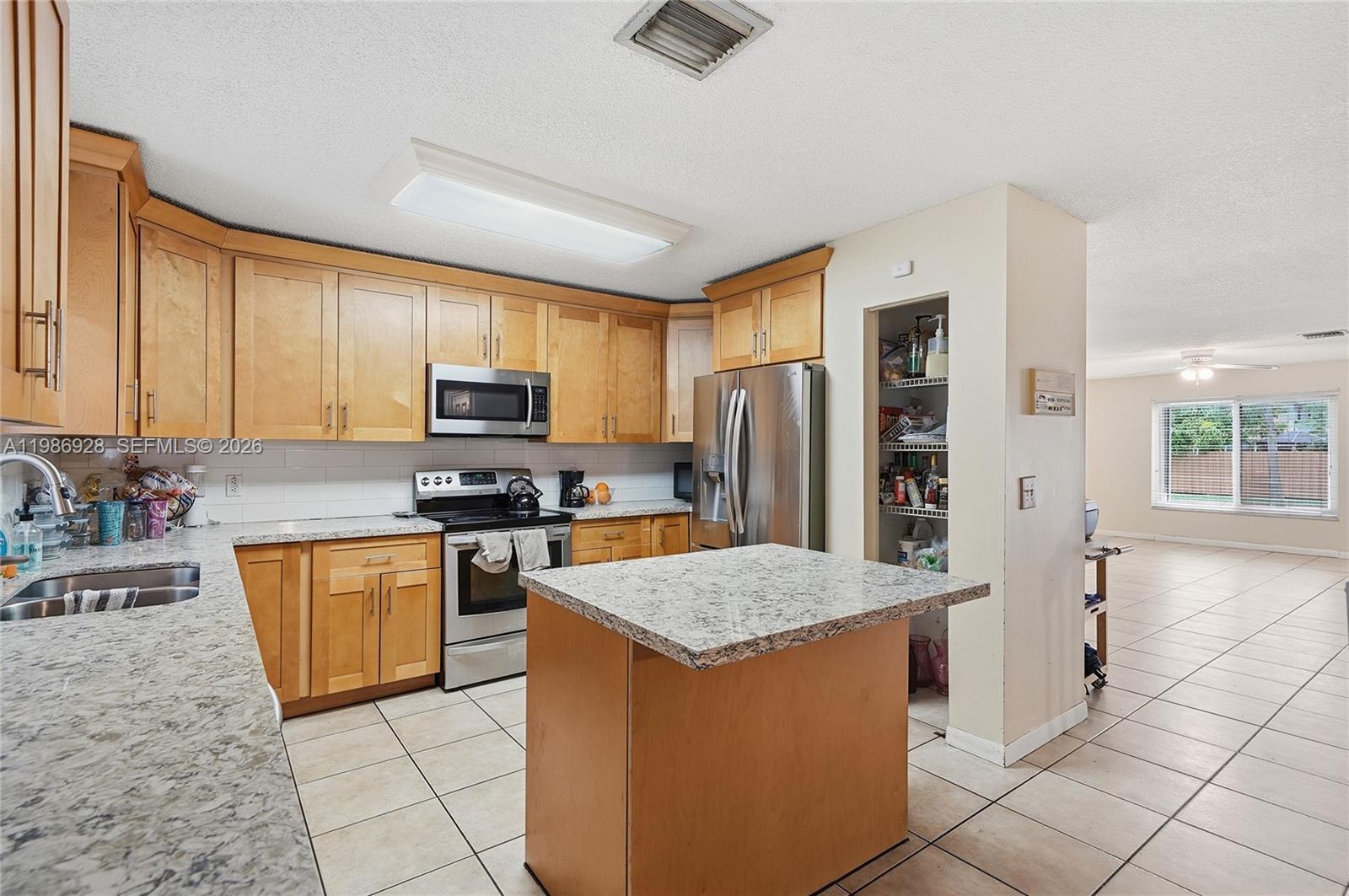 LAKESIDE SOUTH - Residential