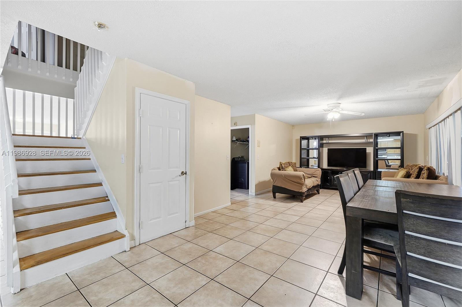 LAKESIDE SOUTH - Residential