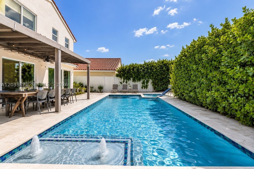 Photo of 5080 SW 34th Ter, Hollywood, FL 33312 (MLS # A12033871)