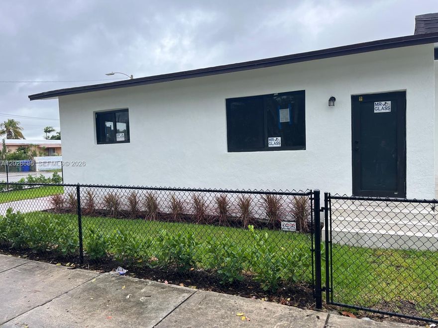 Residential Income perfect for investors. Spacious corner lot. This is a legal duplex operating as a triplex. 3 units with 2 bedrooms and 1 bath each. Units are rented with excellent tenants. Washer and dryer inside each unit. Close to everything you need like Hospital, expressways, schools and more. Easy to show.