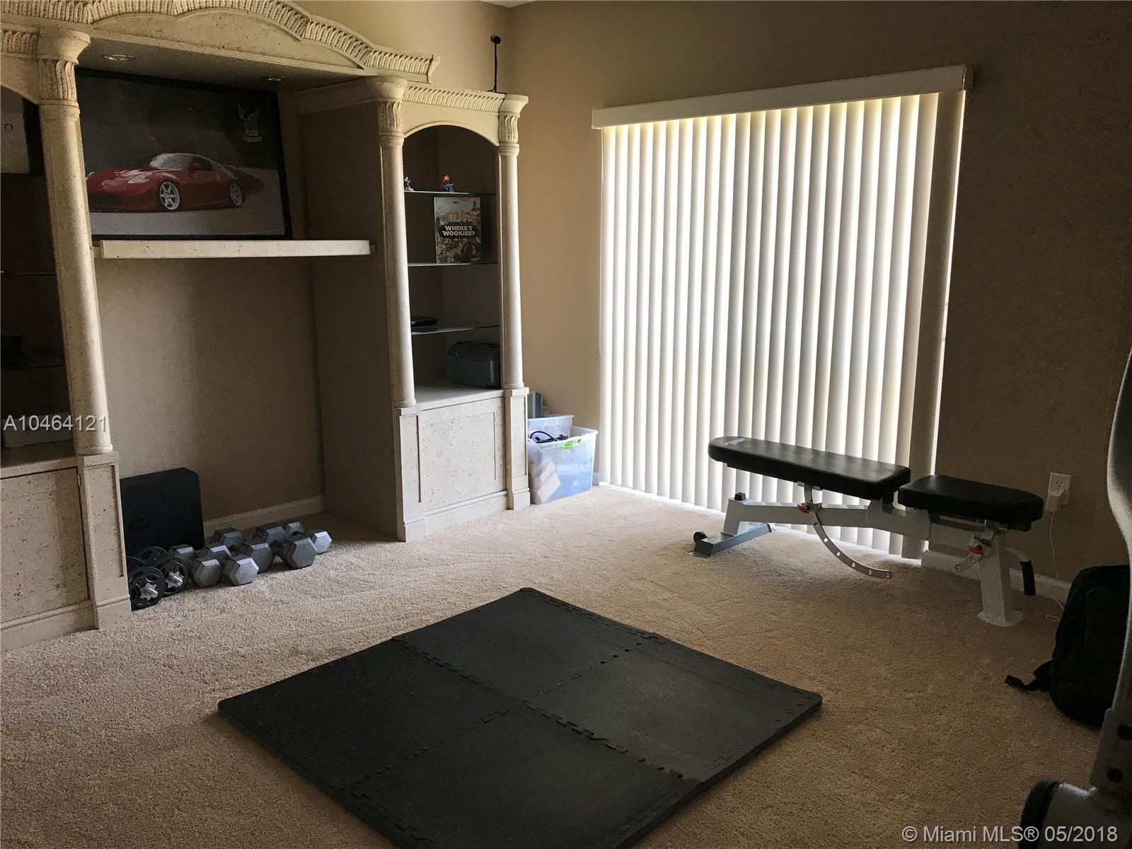 CALABRIA CONDO PH 9 - Residential
