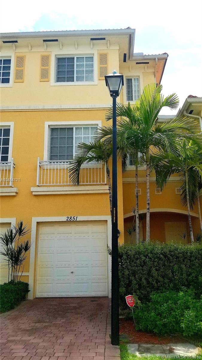 CALABRIA CONDO PH 9 - Residential