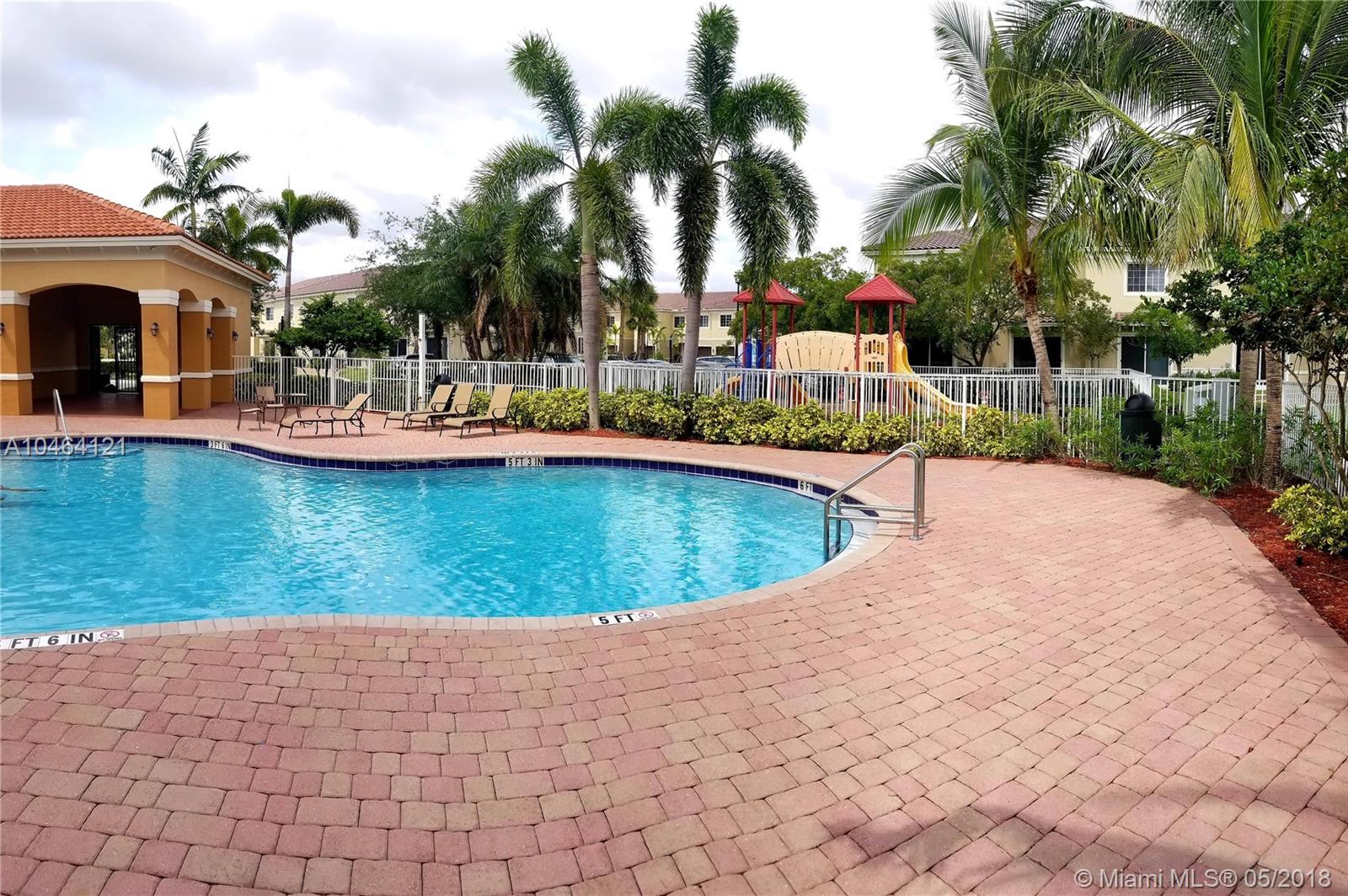 CALABRIA CONDO PH 9 - Residential