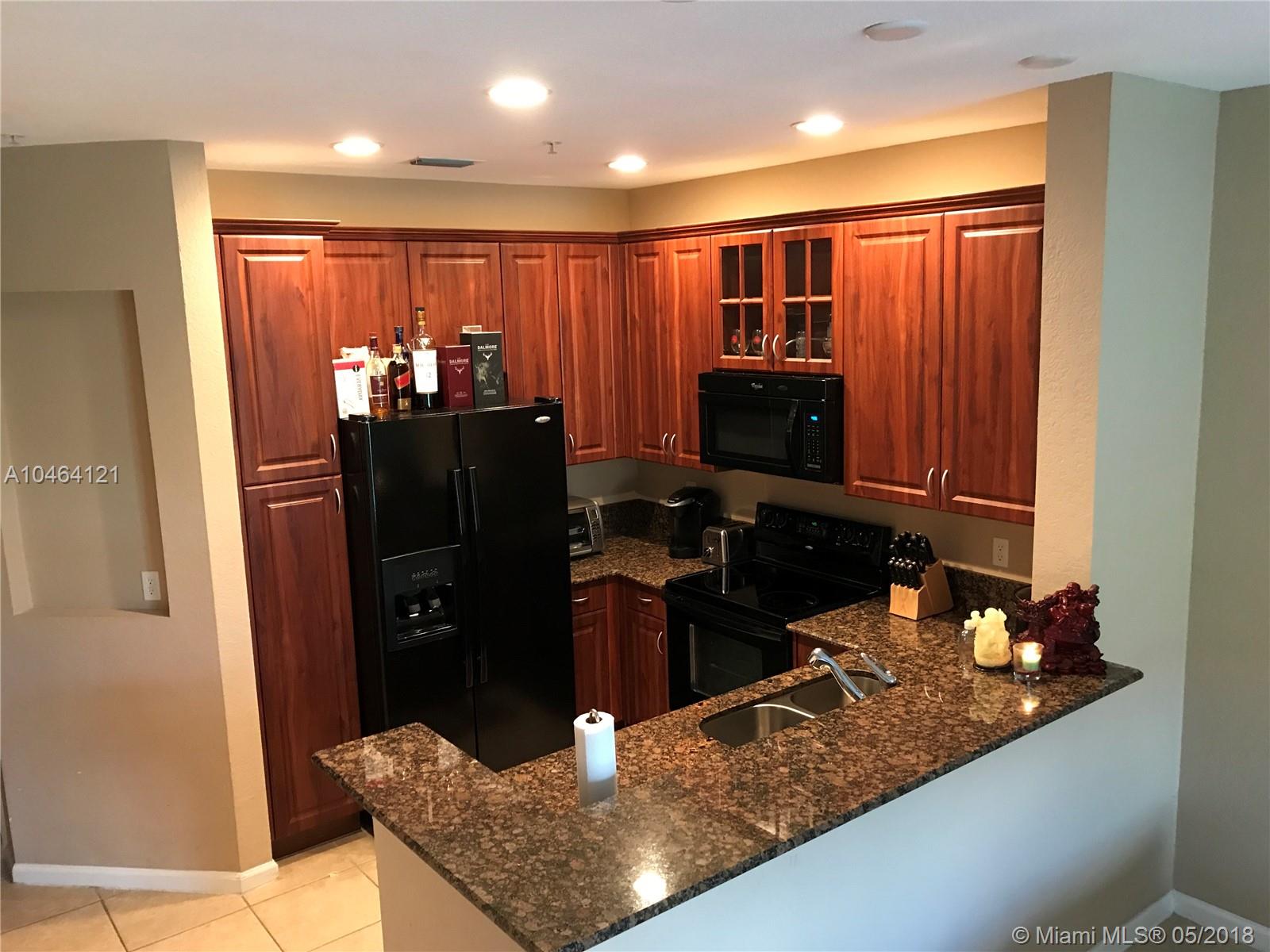 CALABRIA CONDO PH 9 - Residential