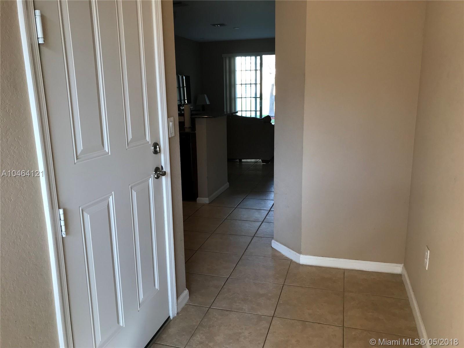 CALABRIA CONDO PH 9 - Residential