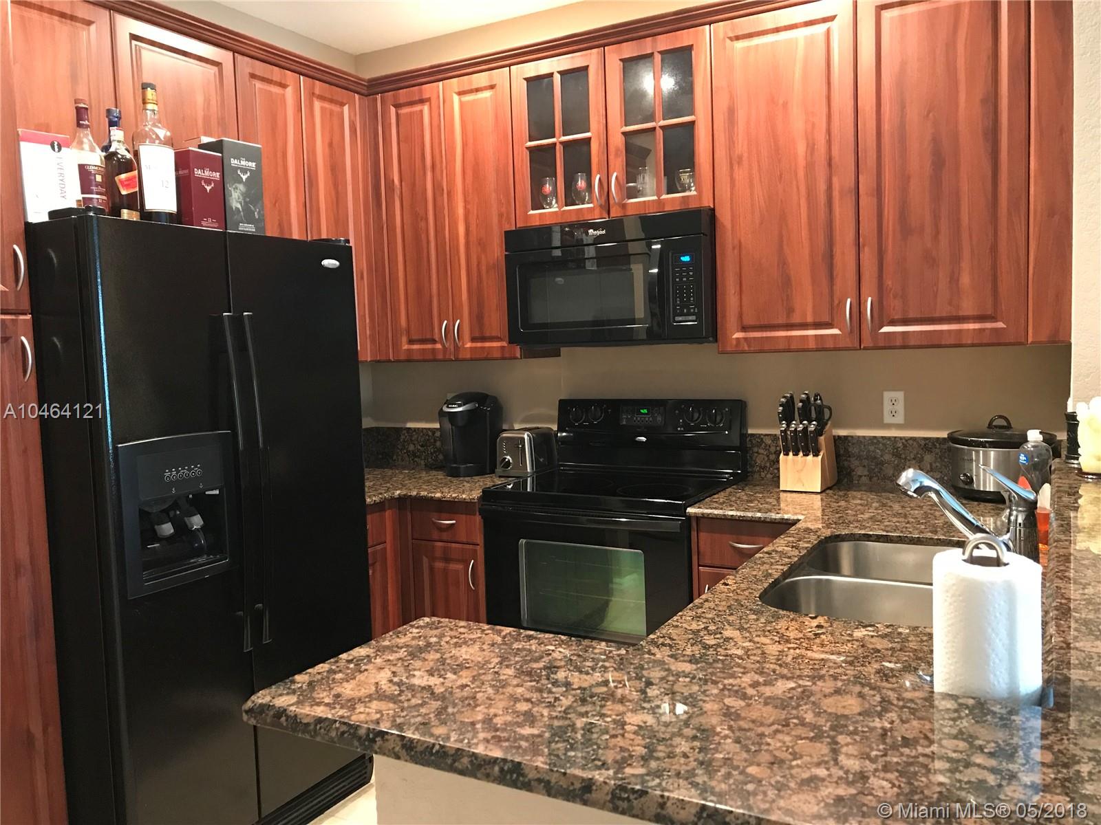 CALABRIA CONDO PH 9 - Residential