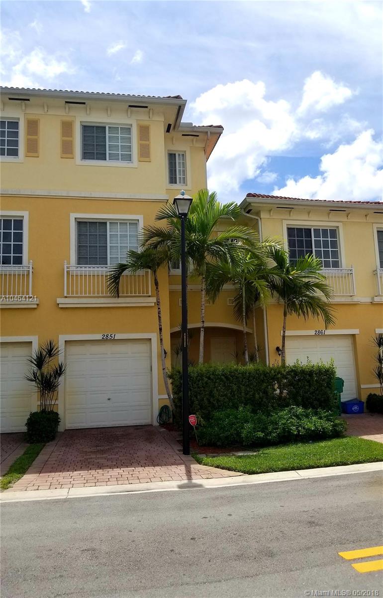 CALABRIA CONDO PH 9 - Residential