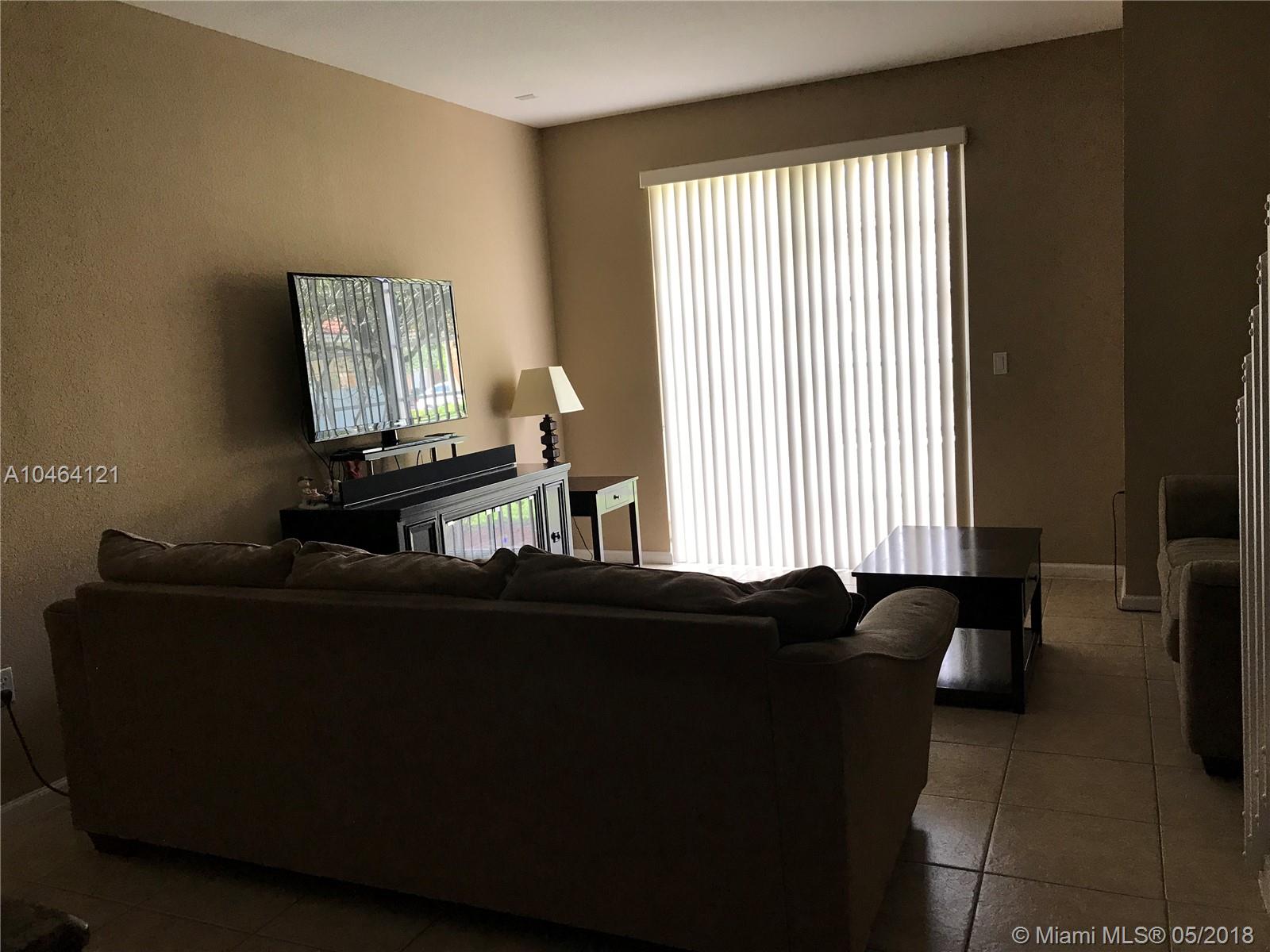 CALABRIA CONDO PH 9 - Residential