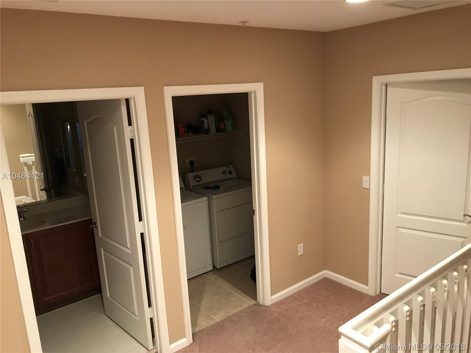 CALABRIA CONDO PH 9 - Residential