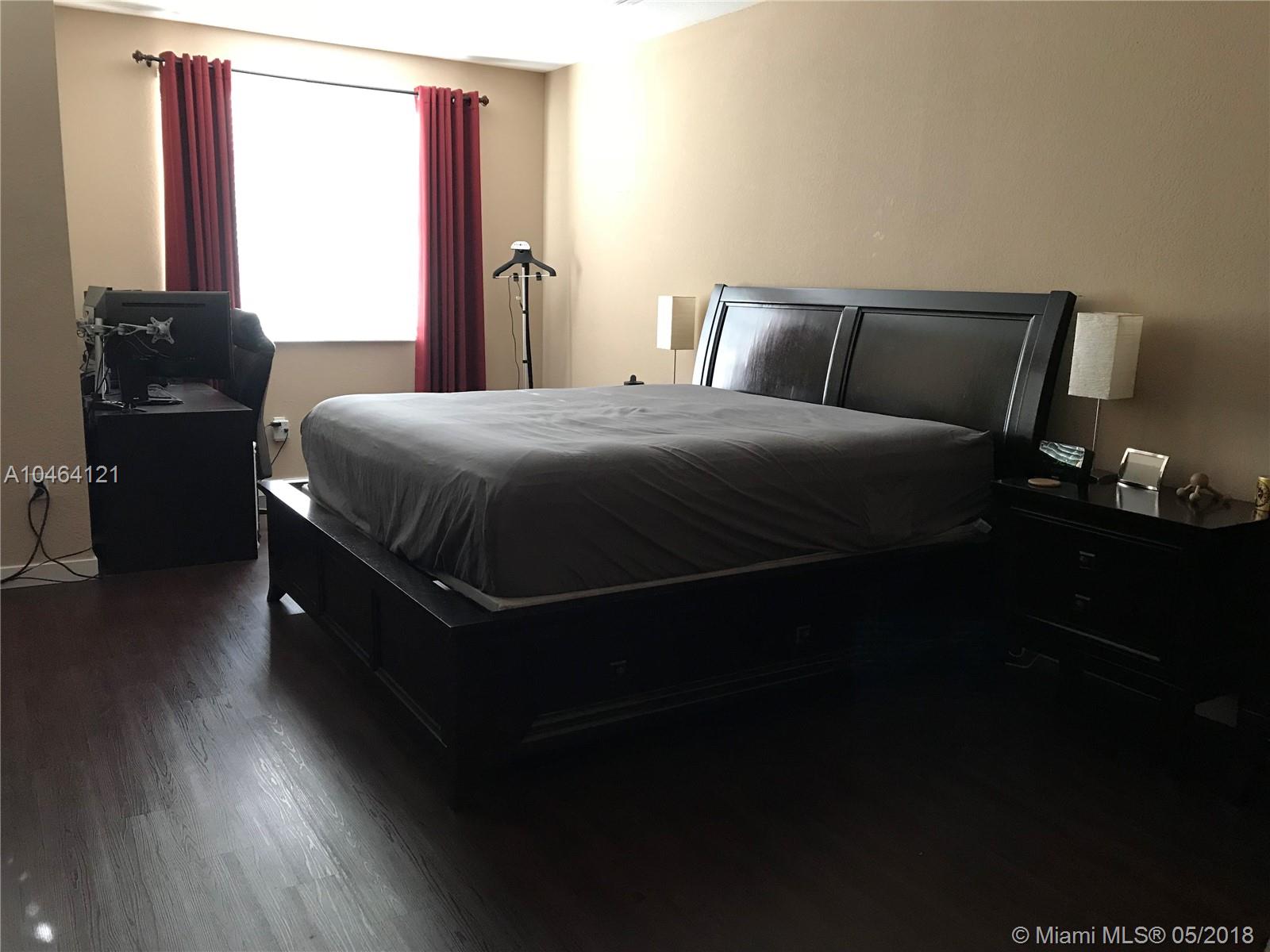 CALABRIA CONDO PH 9 - Residential