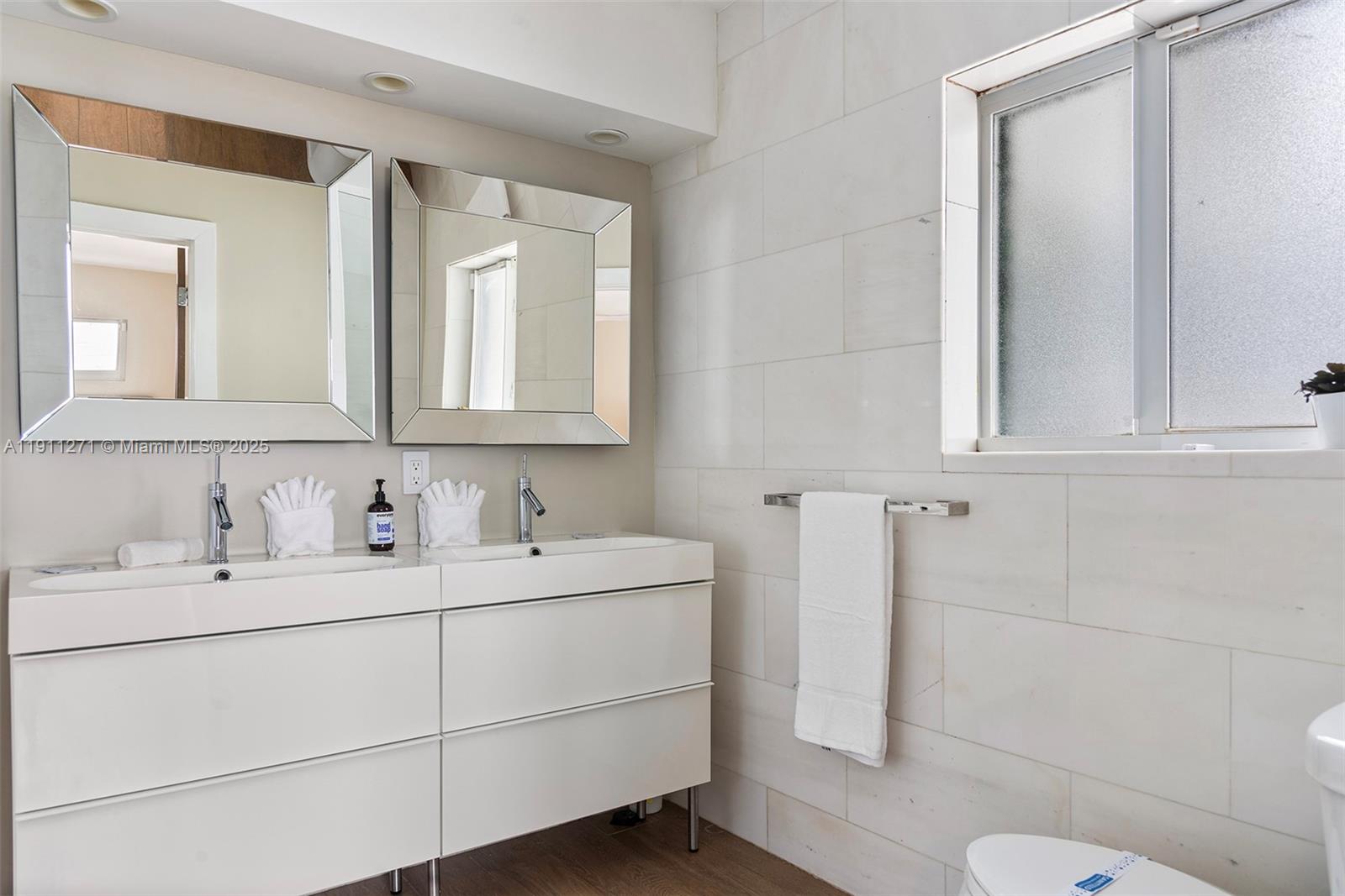 BEACH WAY HEIGHTS UNIT - Residential