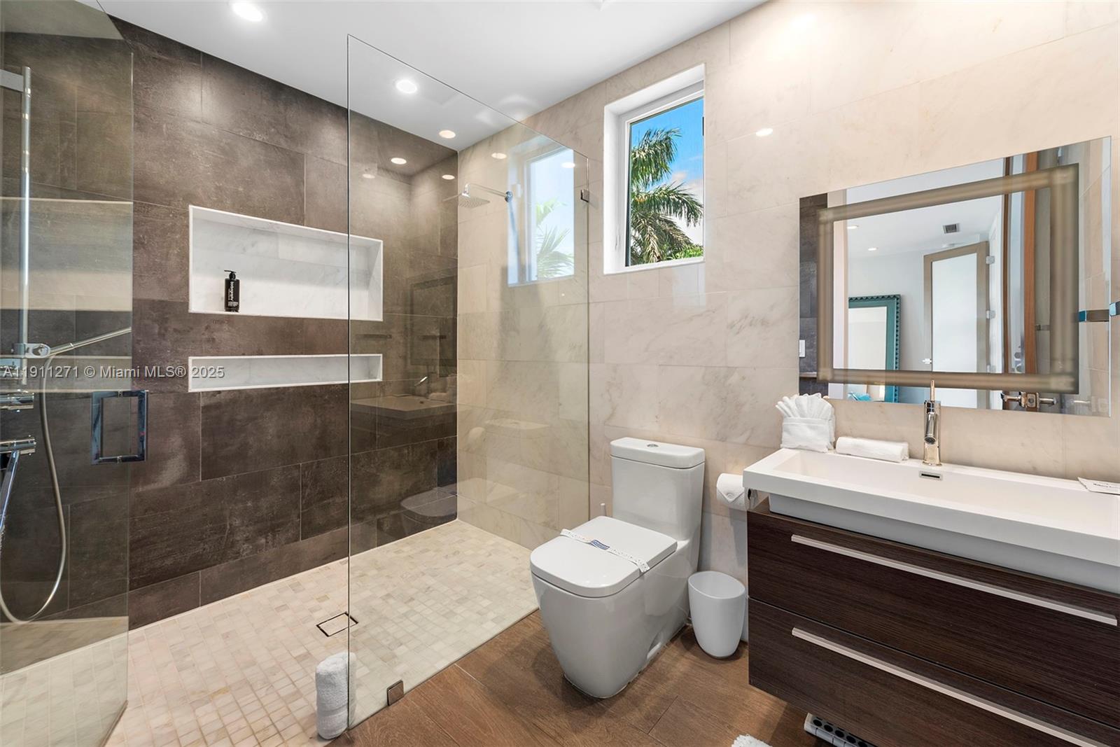 BEACH WAY HEIGHTS UNIT - Residential