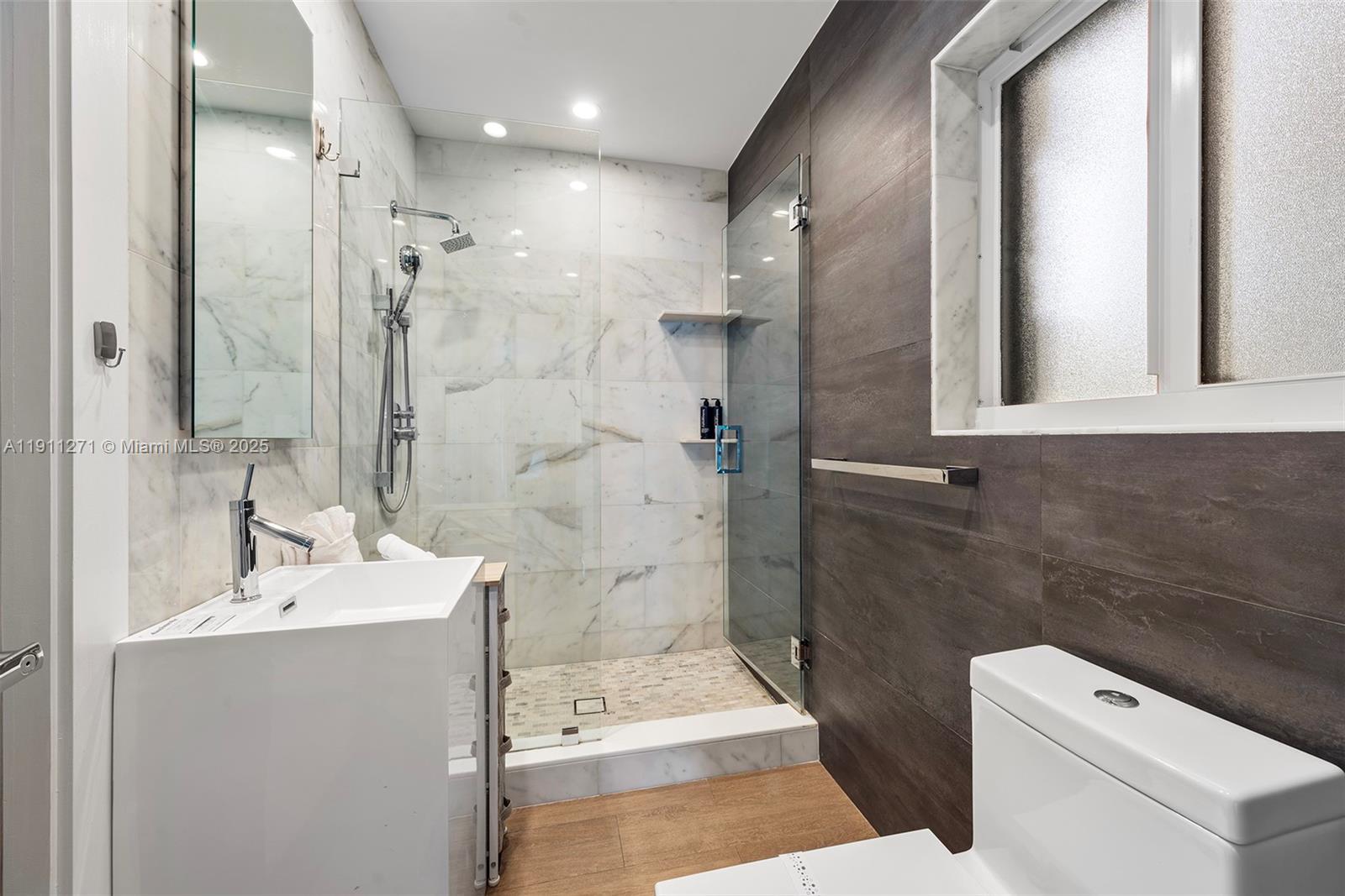 BEACH WAY HEIGHTS UNIT - Residential