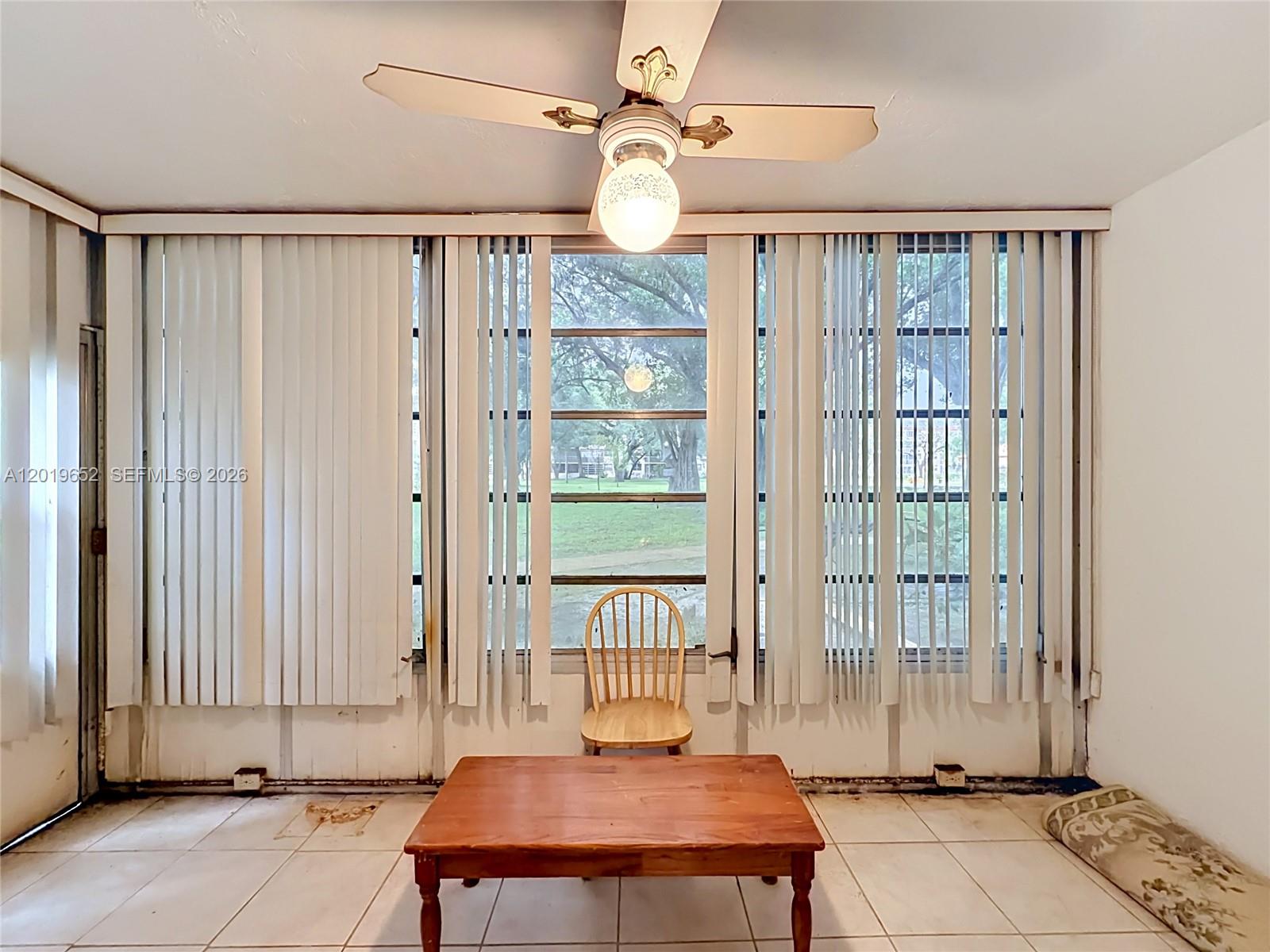 CYPRESS CHASE CONDO NO 5 - Residential