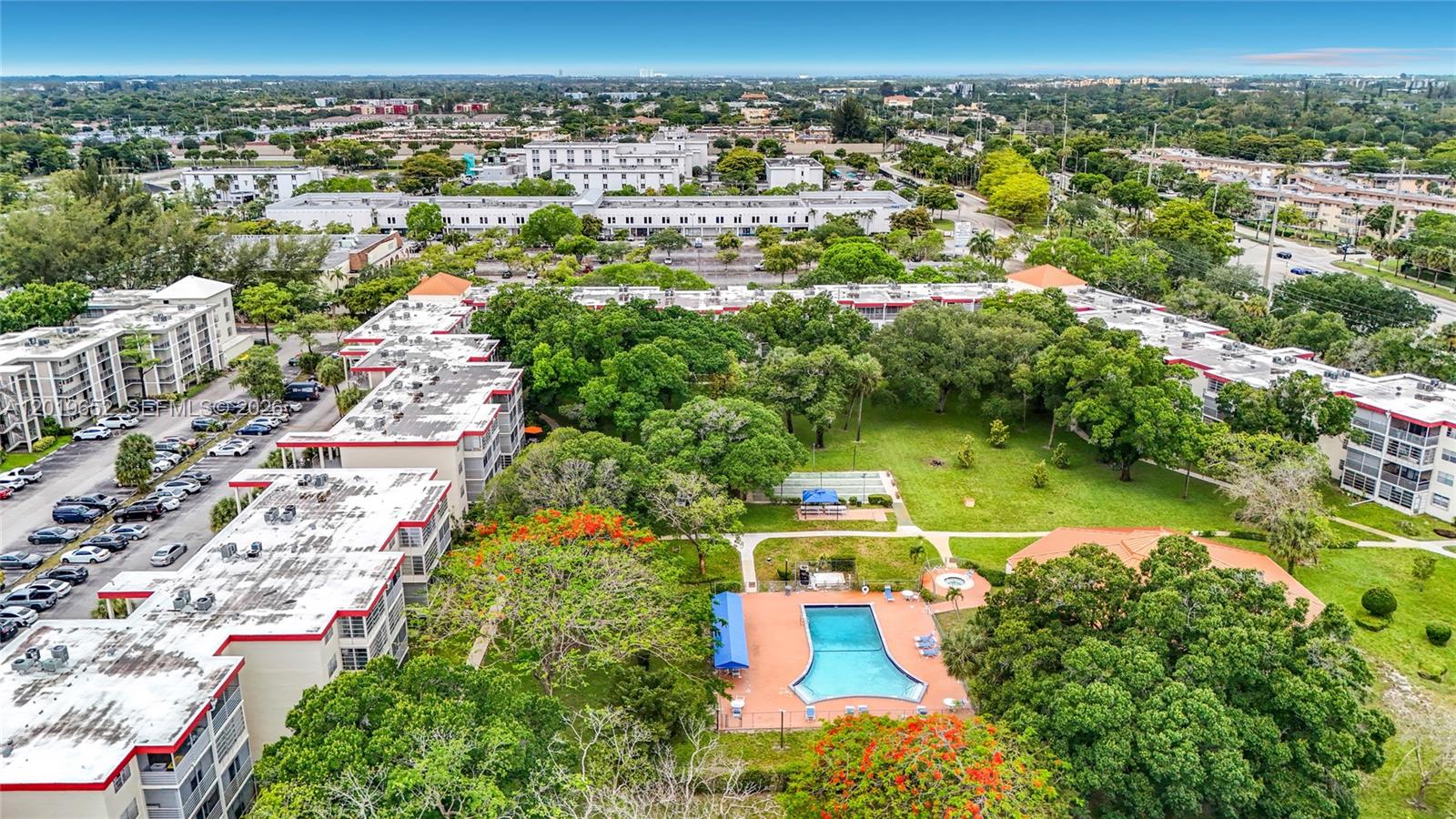 CYPRESS CHASE CONDO NO 5 - Residential