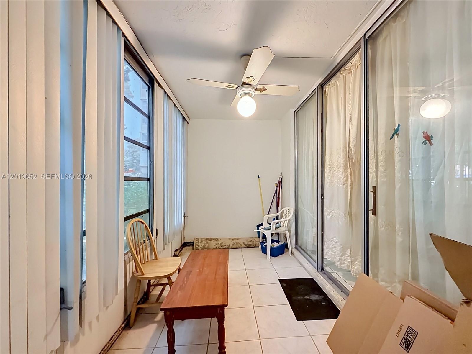 CYPRESS CHASE CONDO NO 5 - Residential
