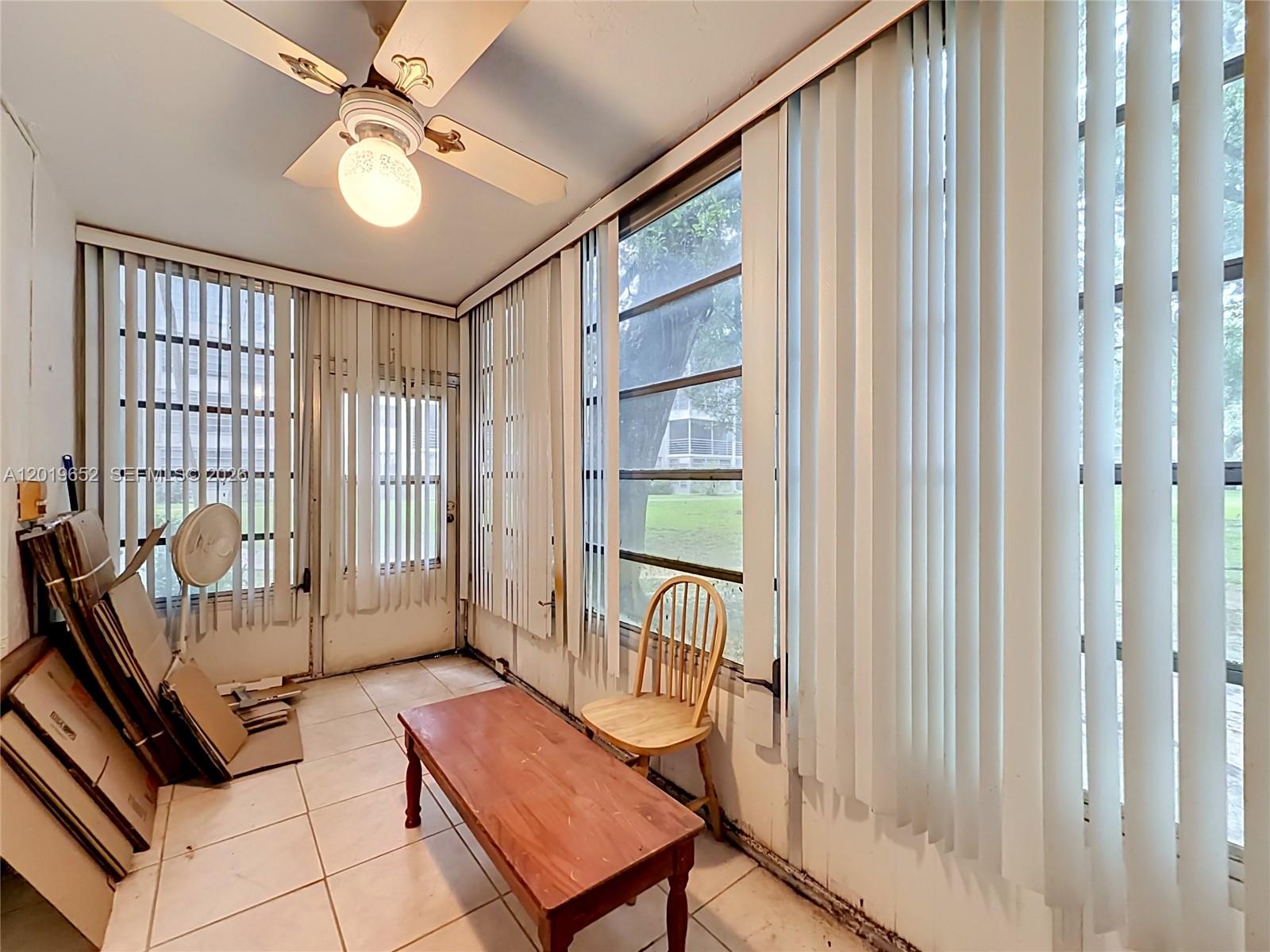 CYPRESS CHASE CONDO NO 5 - Residential