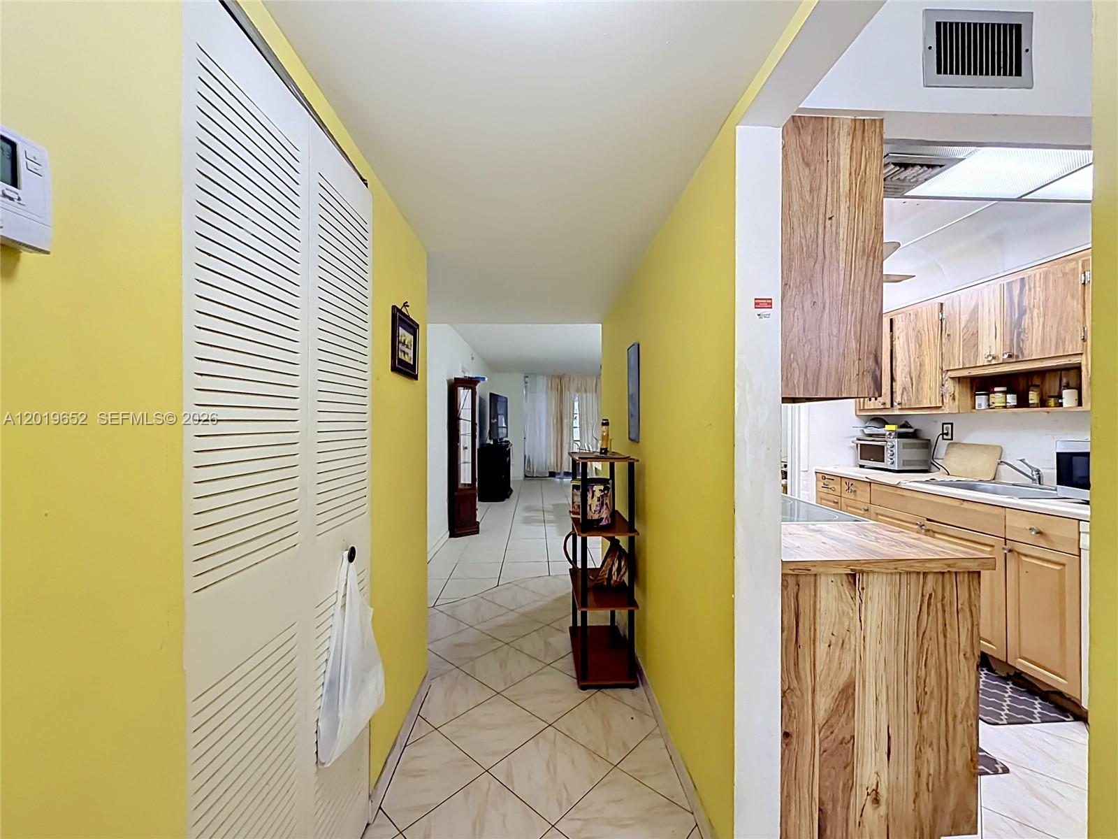 CYPRESS CHASE CONDO NO 5 - Residential