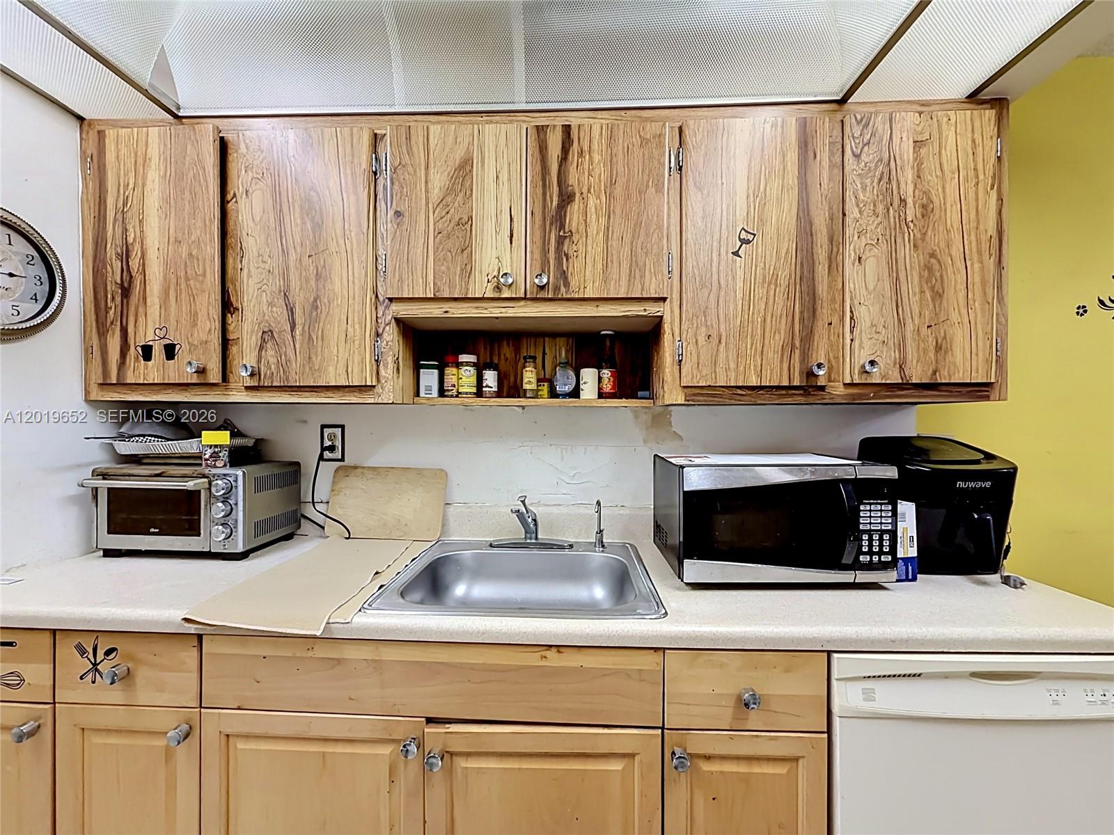 CYPRESS CHASE CONDO NO 5 - Residential