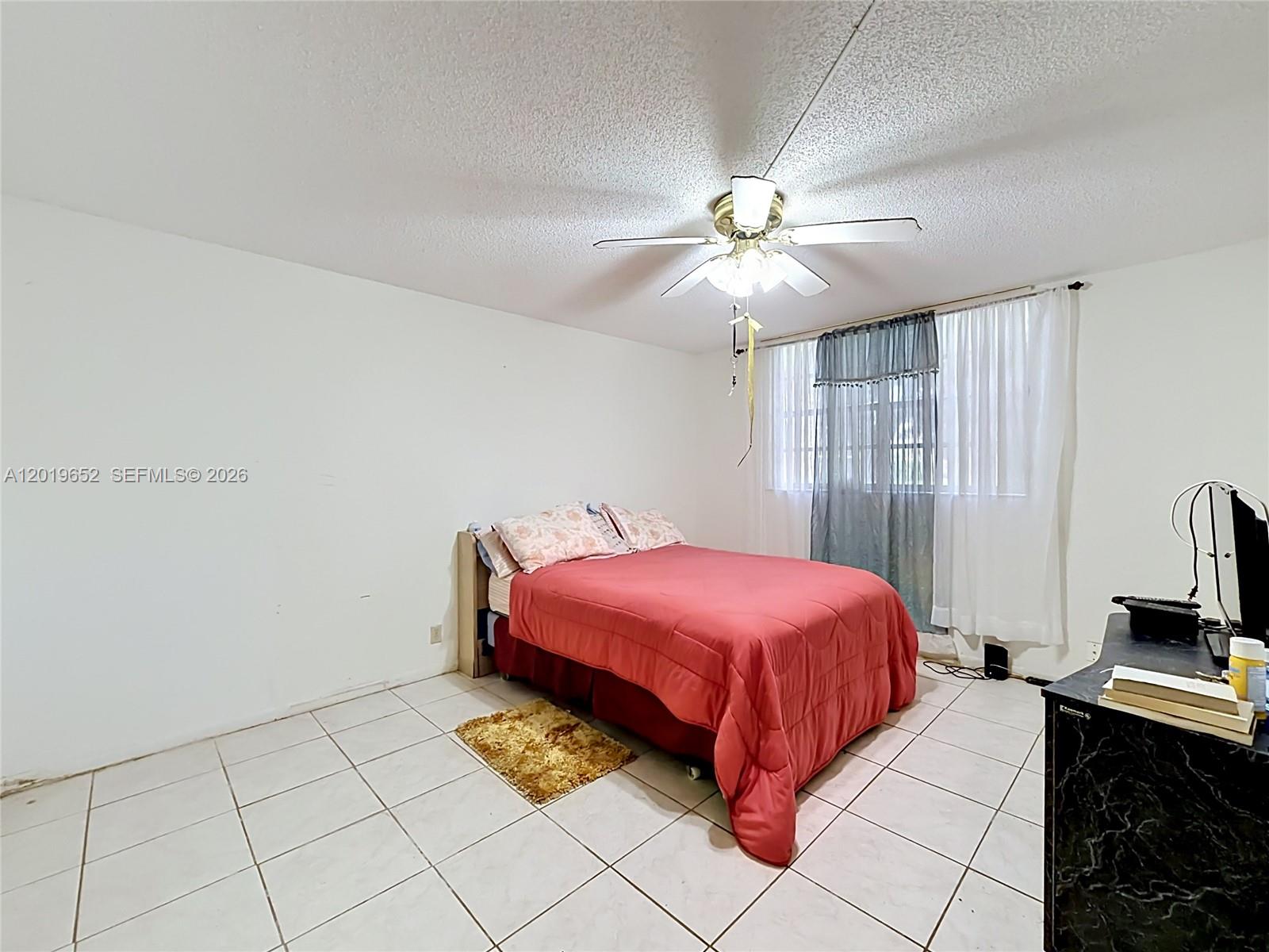 CYPRESS CHASE CONDO NO 5 - Residential