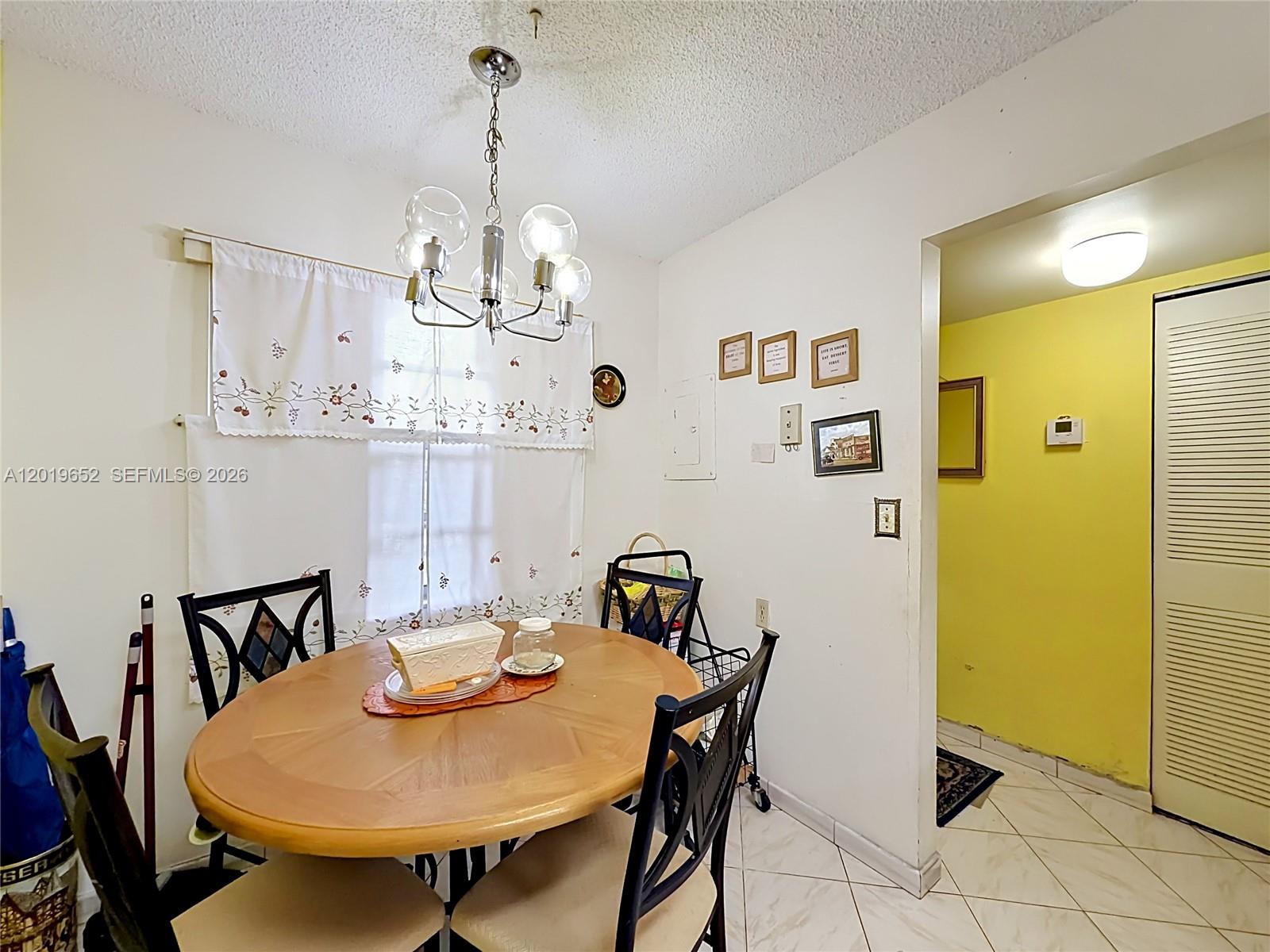 CYPRESS CHASE CONDO NO 5 - Residential