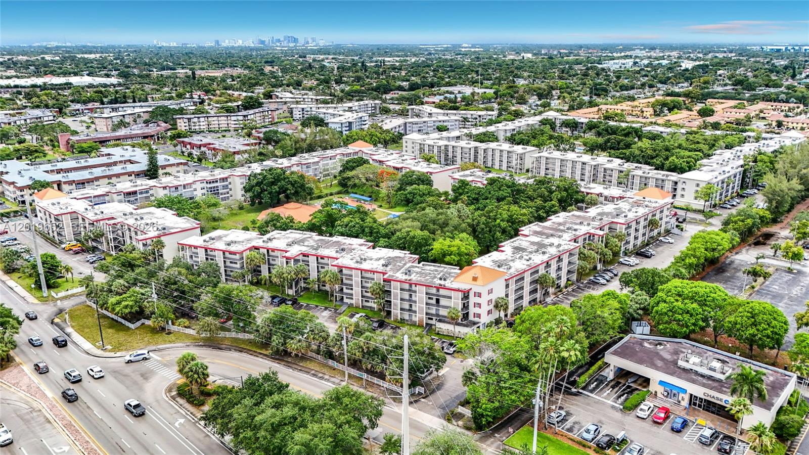 CYPRESS CHASE CONDO NO 5 - Residential