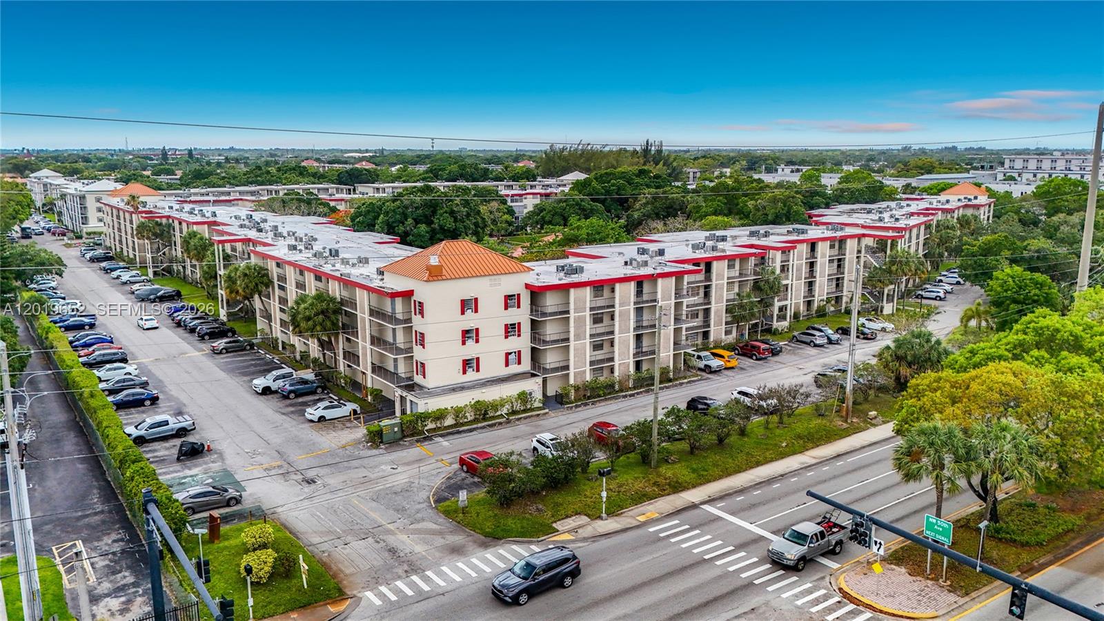 CYPRESS CHASE CONDO NO 5 - Residential