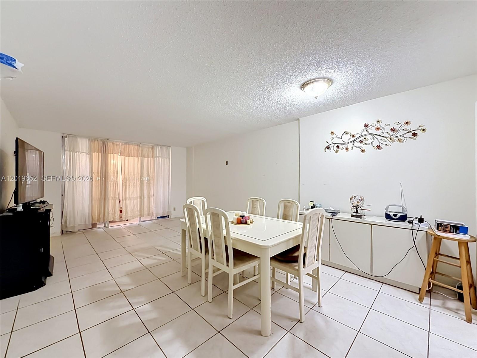 CYPRESS CHASE CONDO NO 5 - Residential