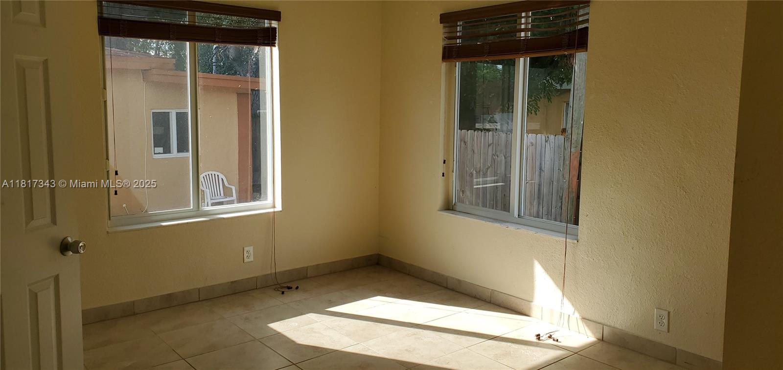 ARCH CREEKS ESTATES - Residential Lease