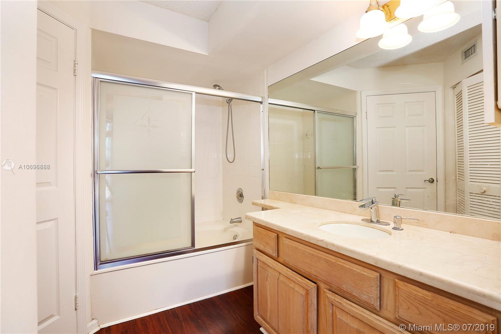 UNIVERSITY INN CONDO - Residential