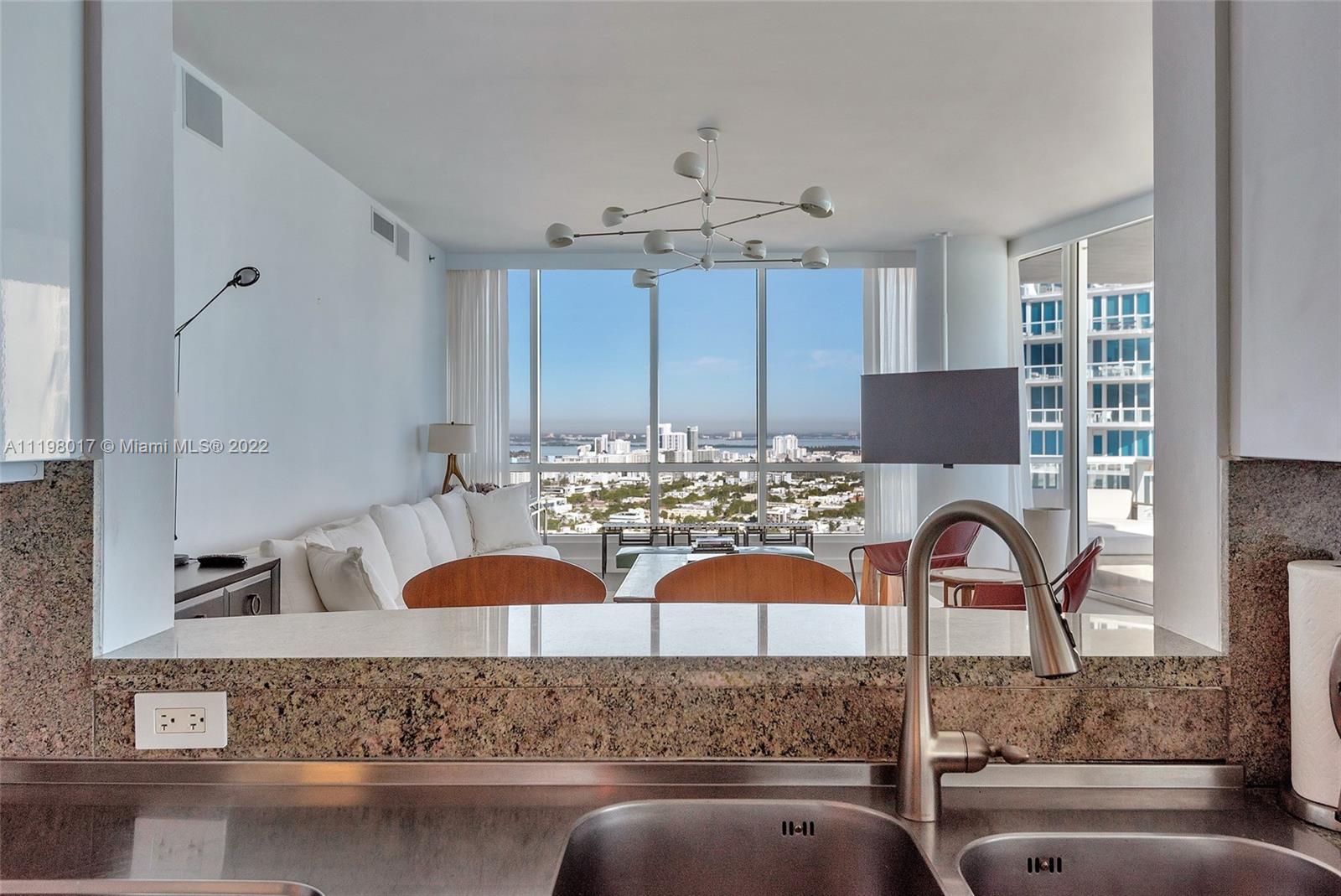 CONTINUUM ON SOUTH BEACH - Residential