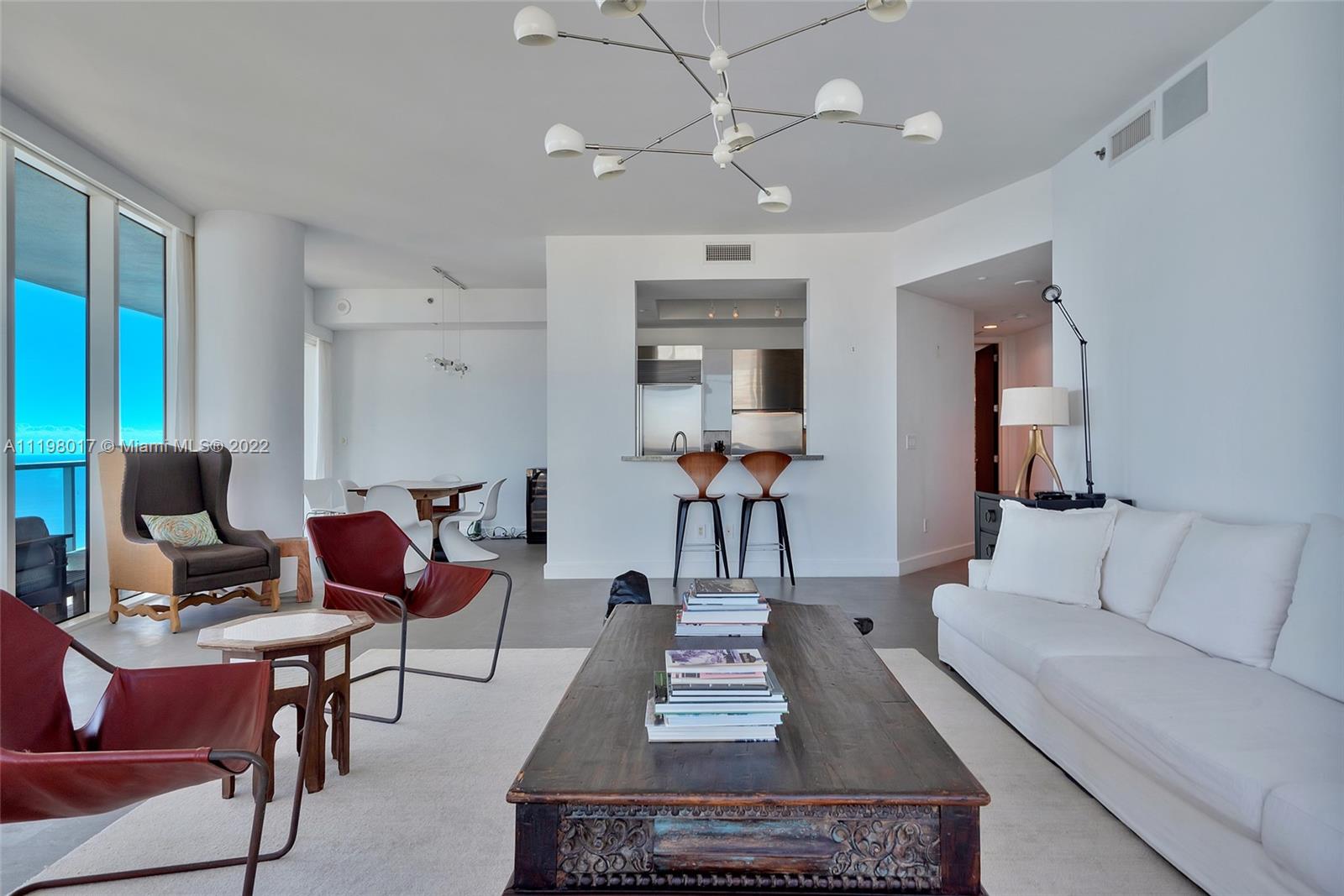 CONTINUUM ON SOUTH BEACH - Residential