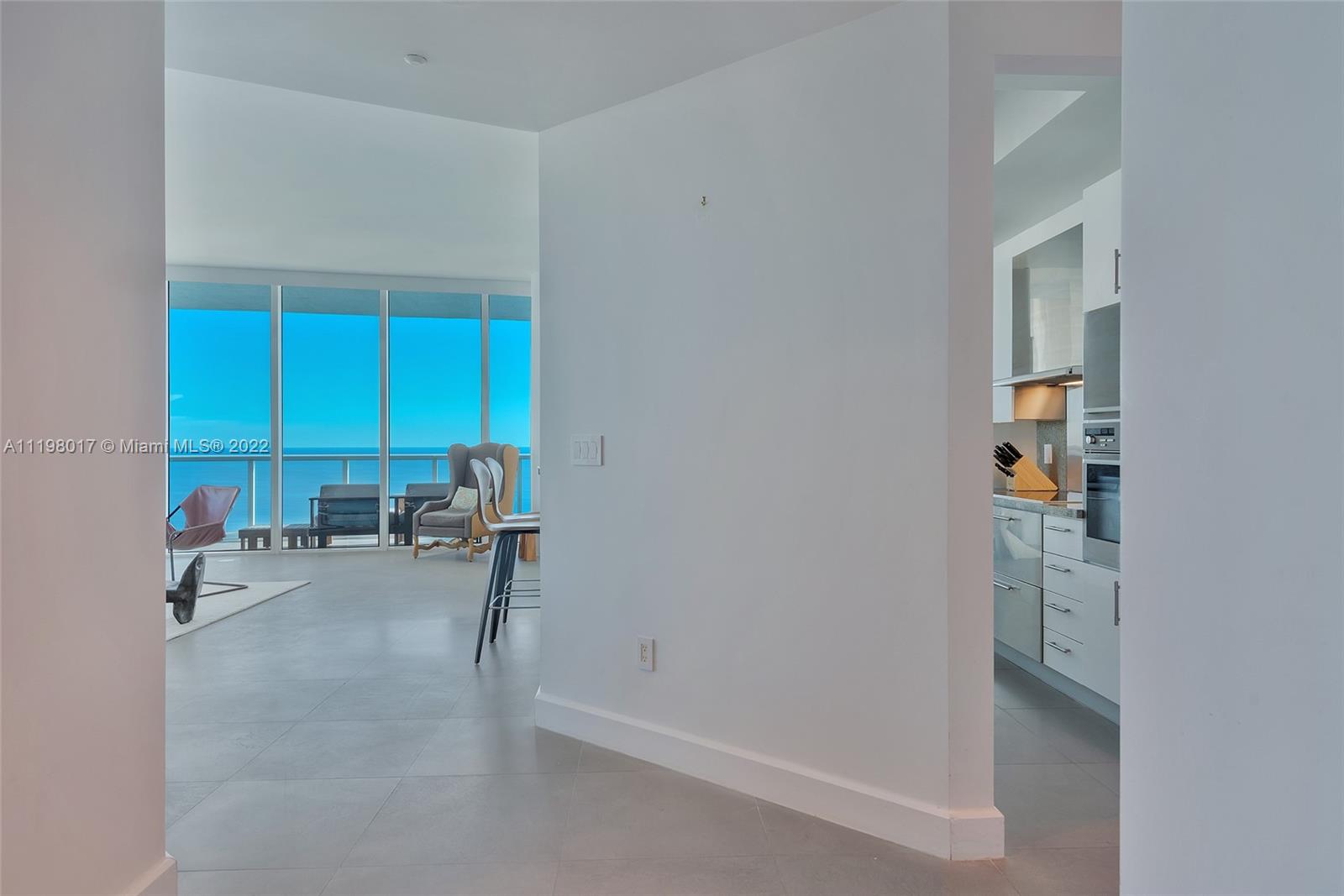 CONTINUUM ON SOUTH BEACH - Residential