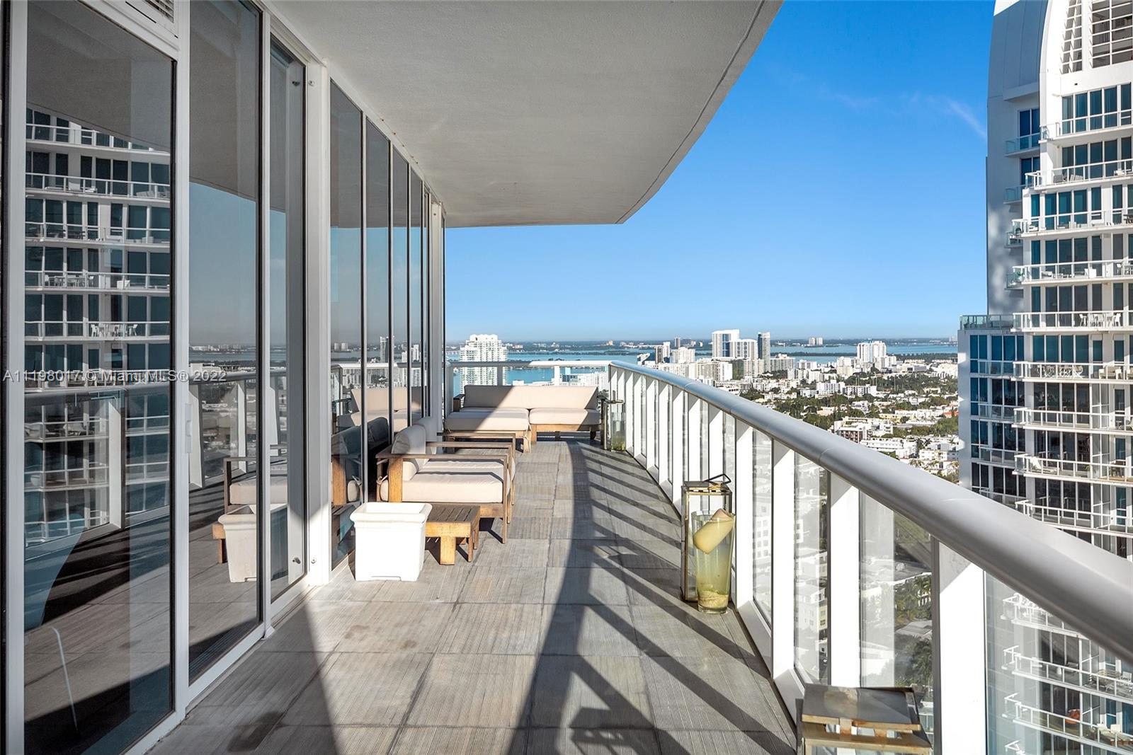 CONTINUUM ON SOUTH BEACH - Residential
