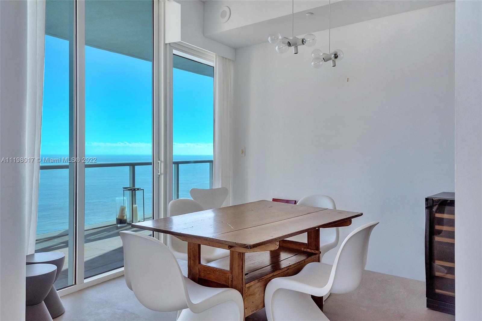 CONTINUUM ON SOUTH BEACH - Residential