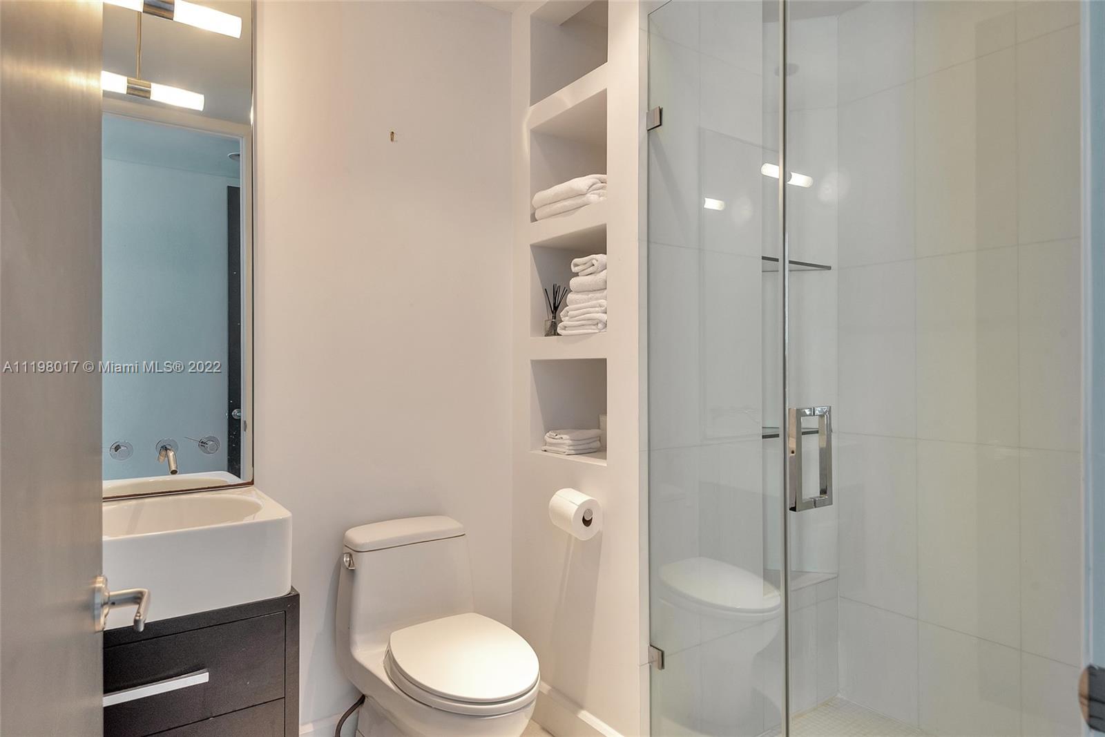 CONTINUUM ON SOUTH BEACH - Residential