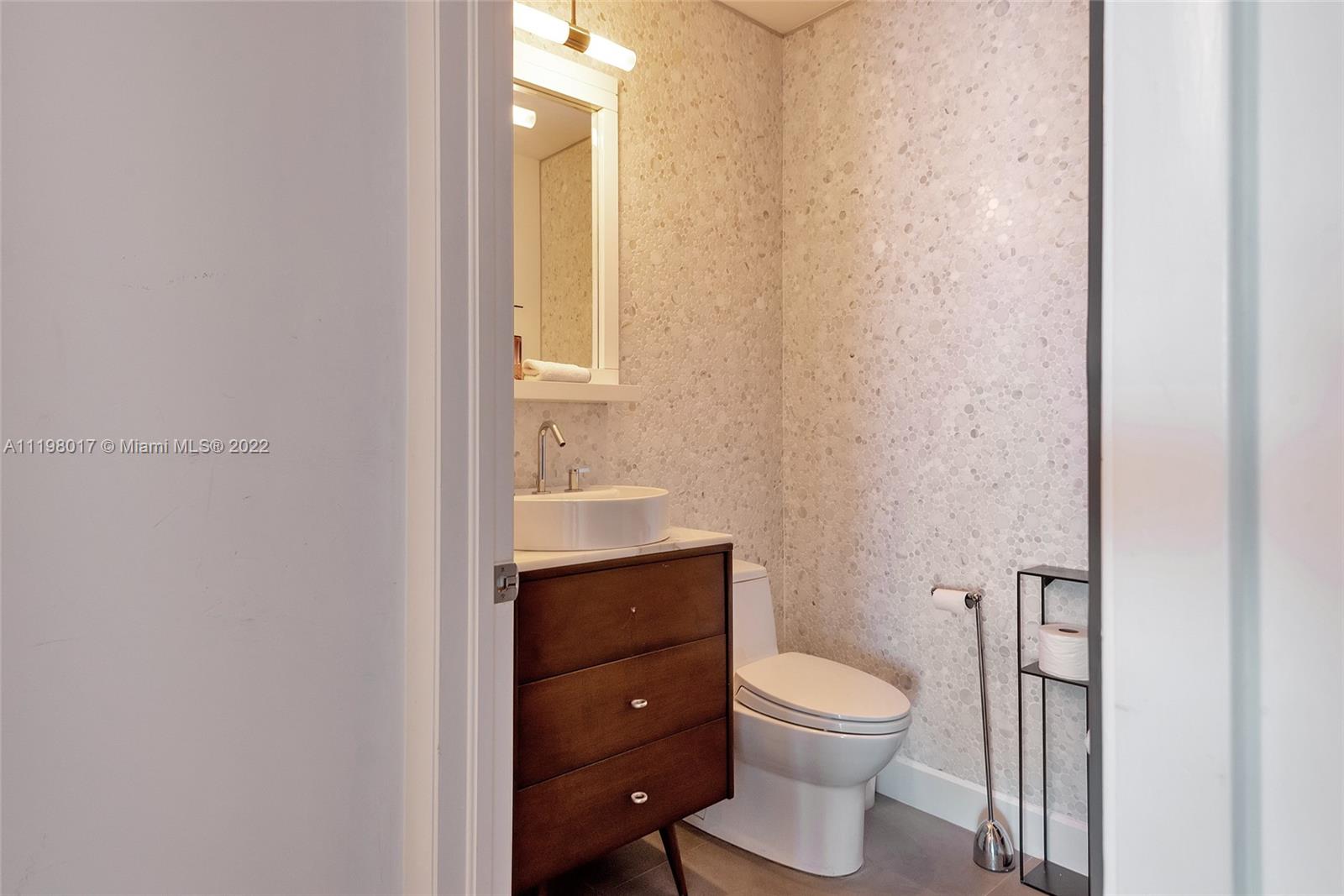 CONTINUUM ON SOUTH BEACH - Residential