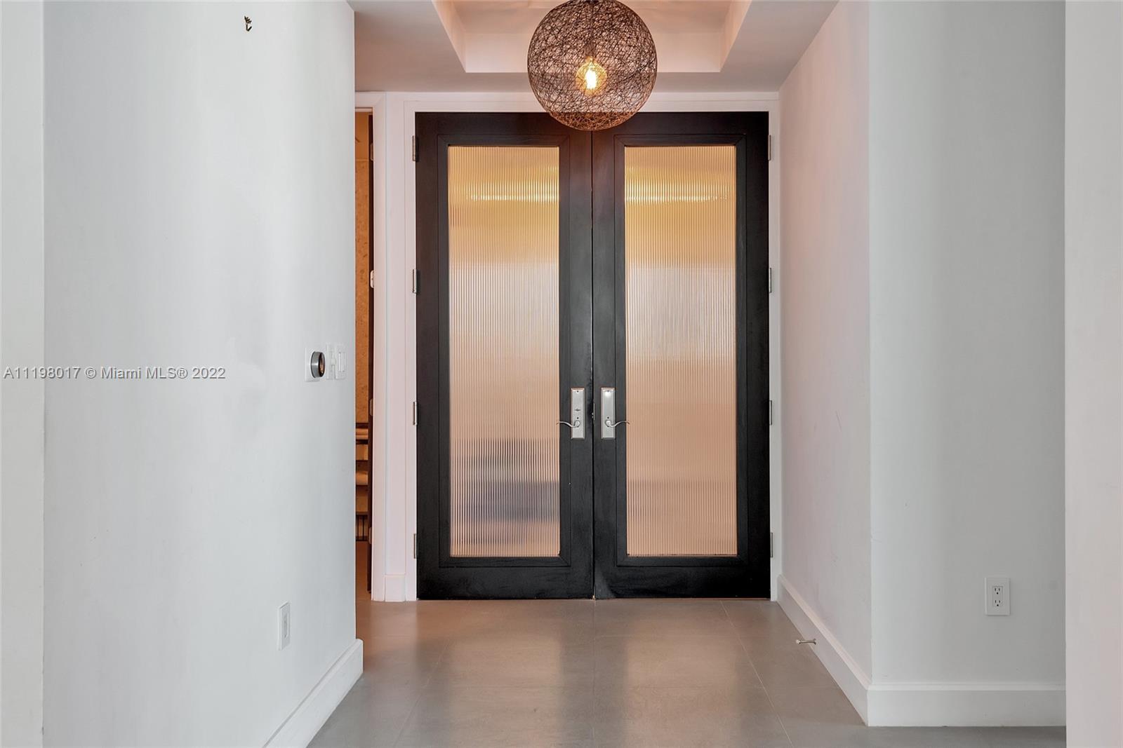 CONTINUUM ON SOUTH BEACH - Residential