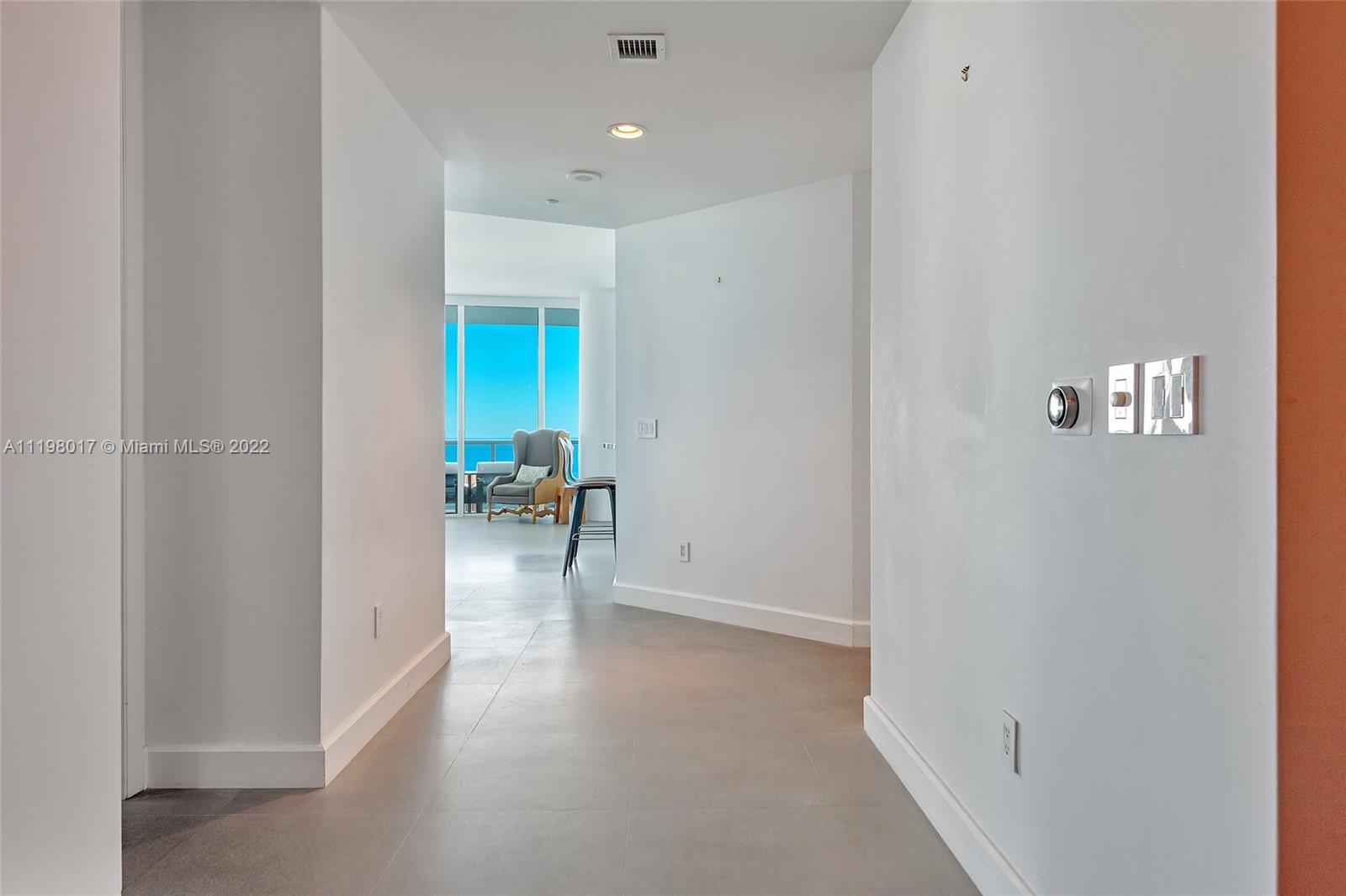 CONTINUUM ON SOUTH BEACH - Residential