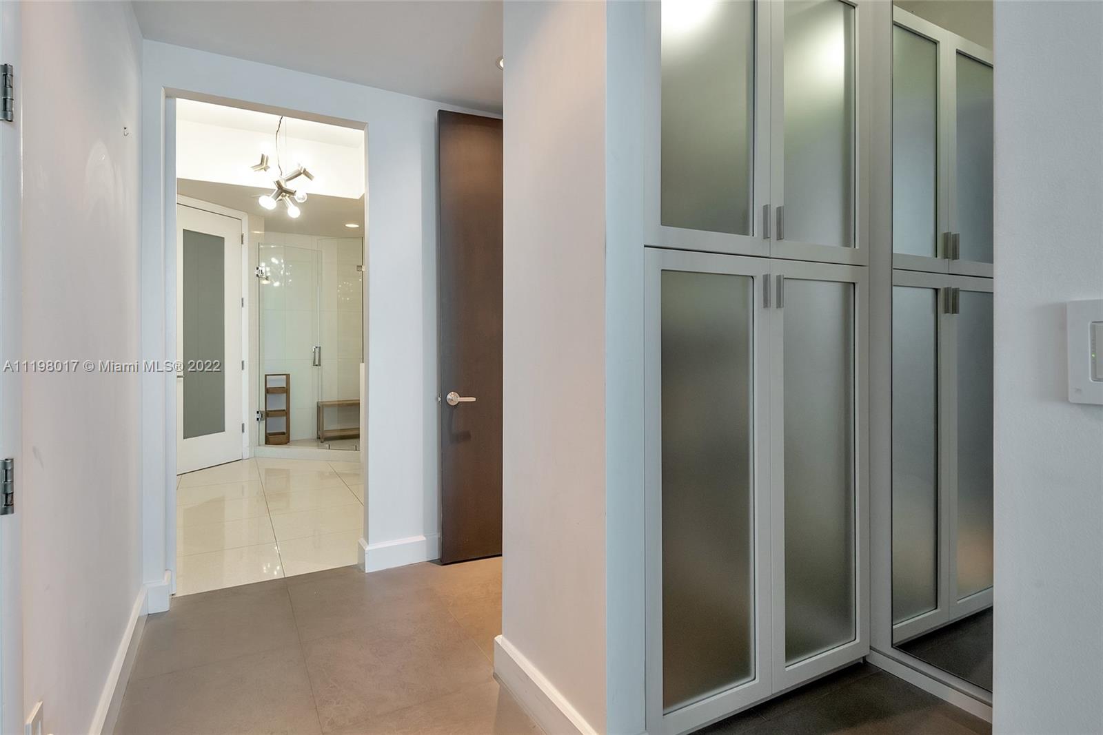 CONTINUUM ON SOUTH BEACH - Residential