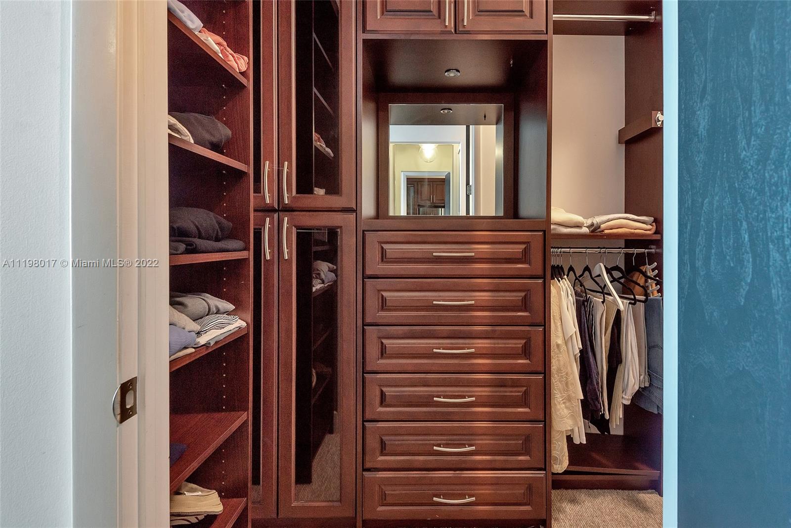 CONTINUUM ON SOUTH BEACH - Residential