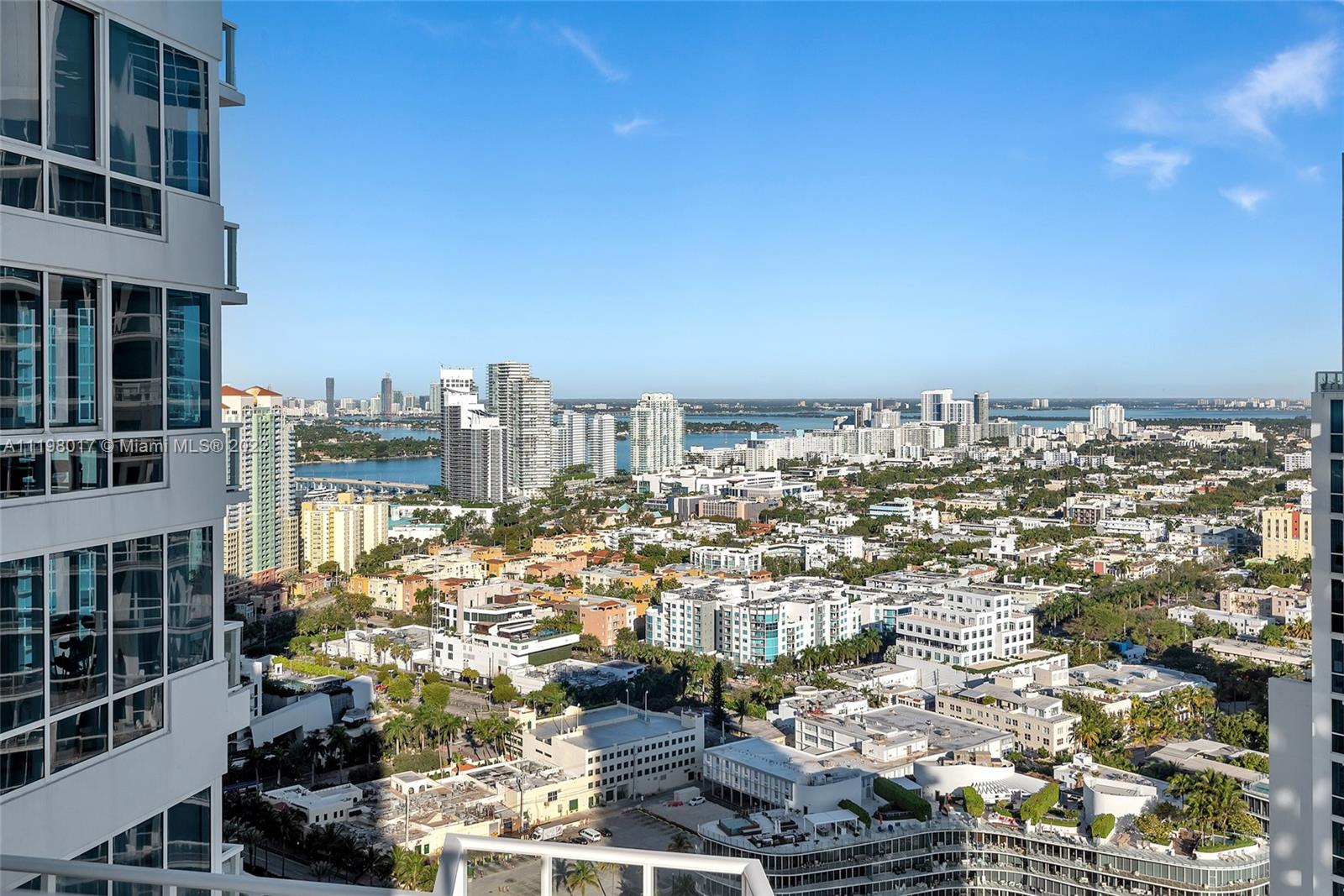 CONTINUUM ON SOUTH BEACH - Residential