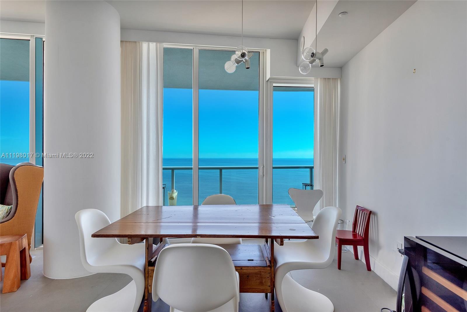 CONTINUUM ON SOUTH BEACH - Residential