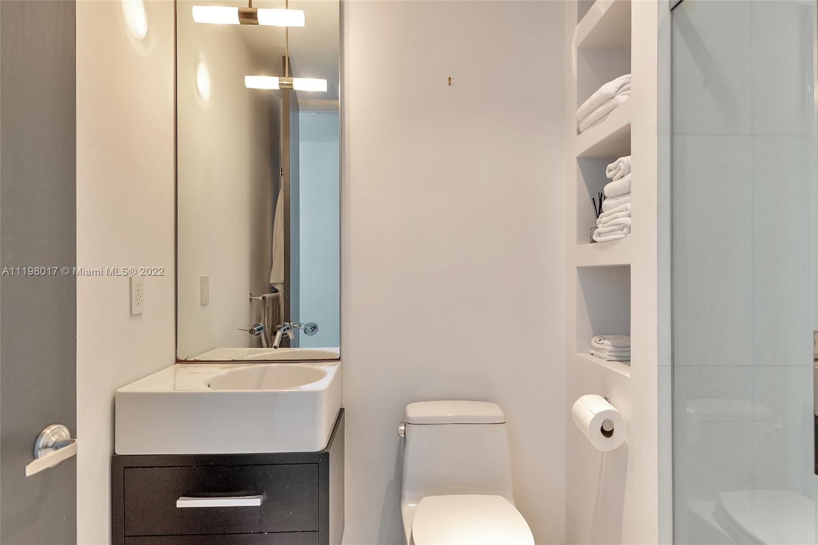 CONTINUUM ON SOUTH BEACH - Residential