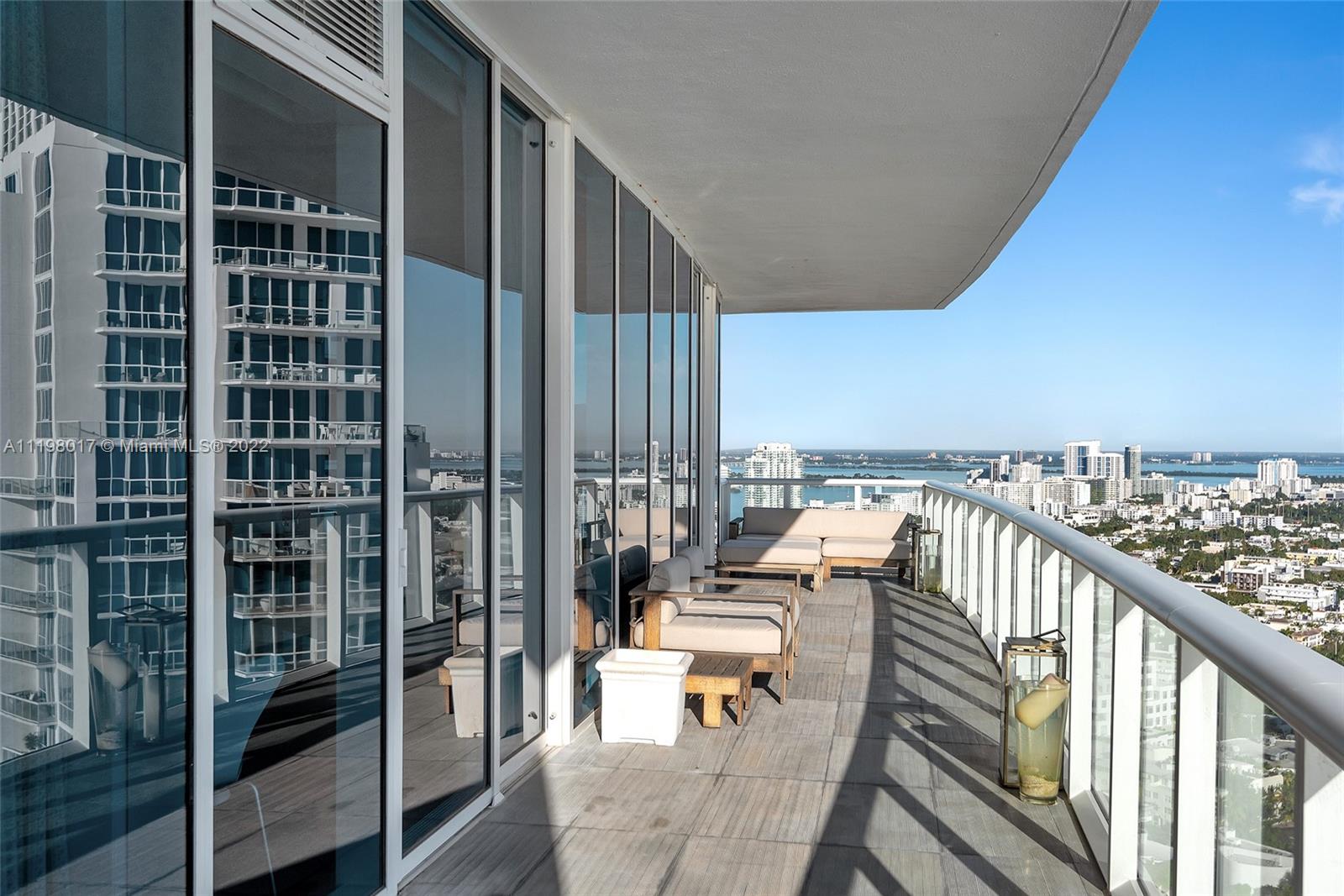 CONTINUUM ON SOUTH BEACH - Residential