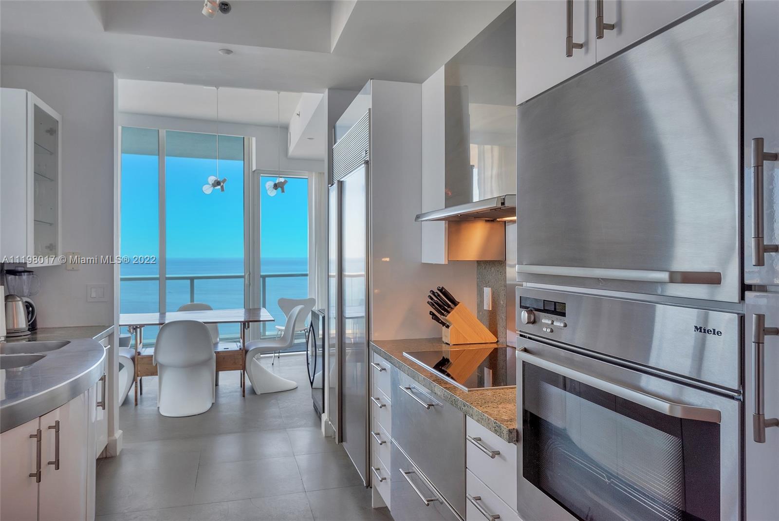 CONTINUUM ON SOUTH BEACH - Residential