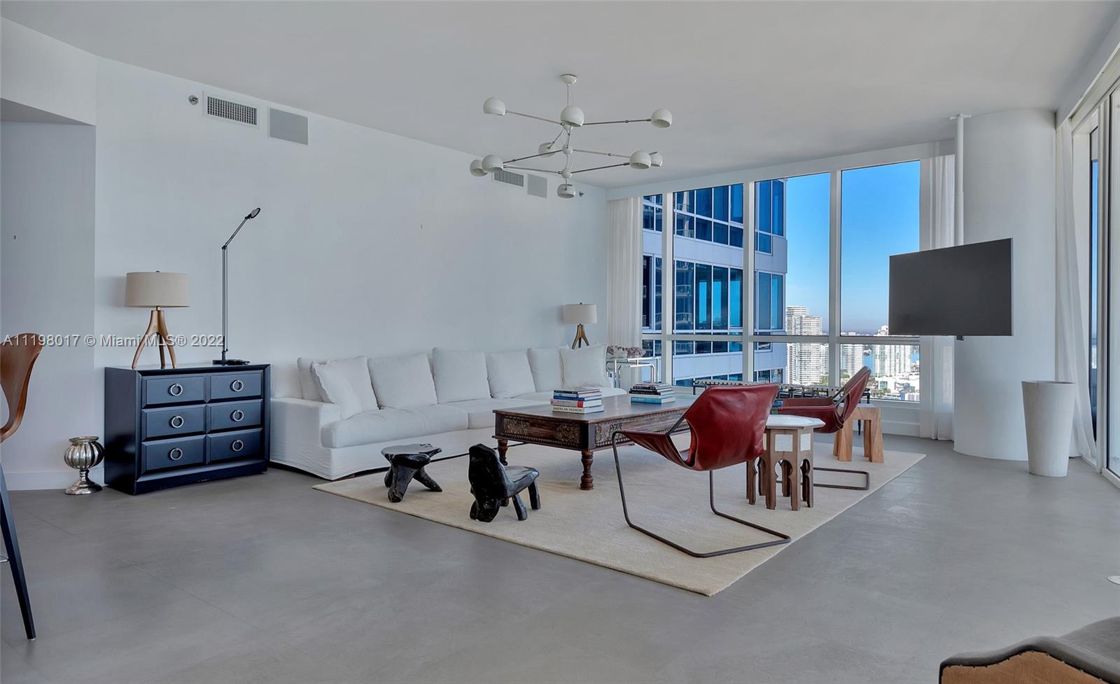 CONTINUUM ON SOUTH BEACH - Residential