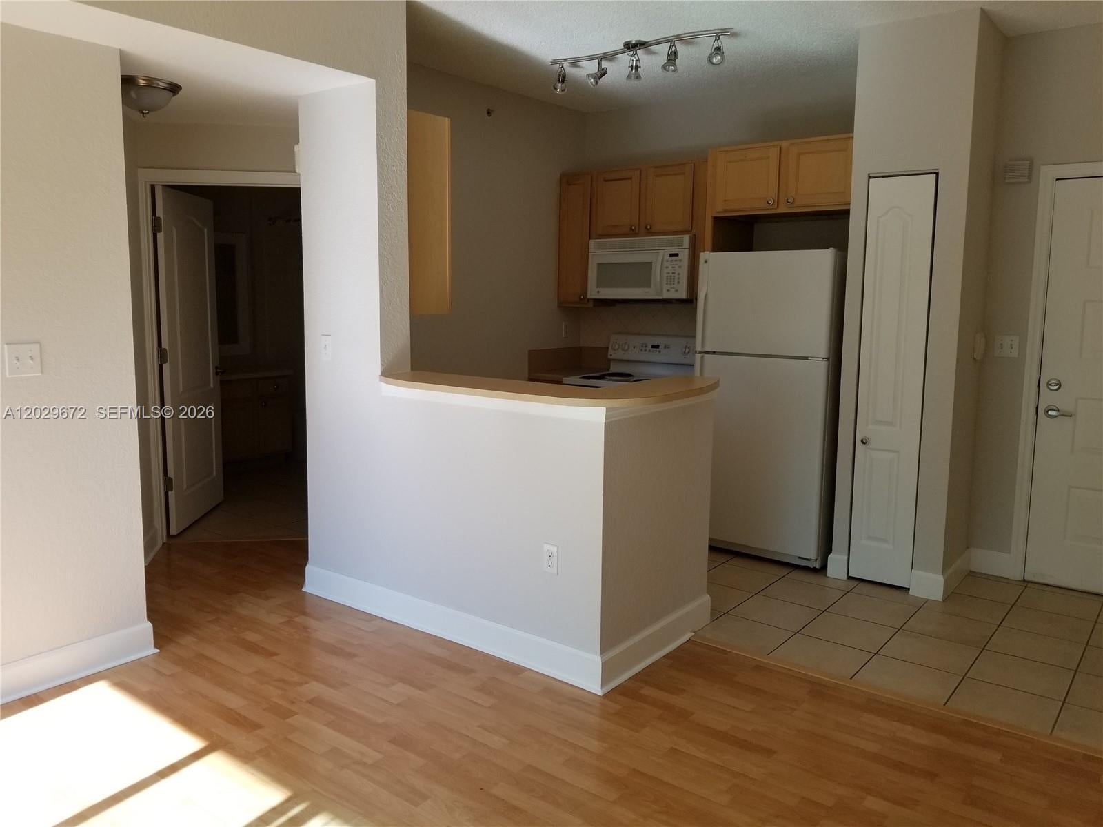 Photo 1 of 8 — 6001 SW 70th St 538, South Miami, FL 33143