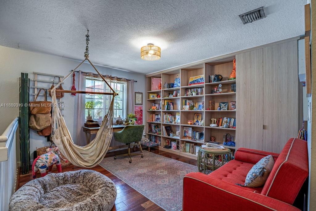 DORAL ISLES CARIBBEAN - Residential